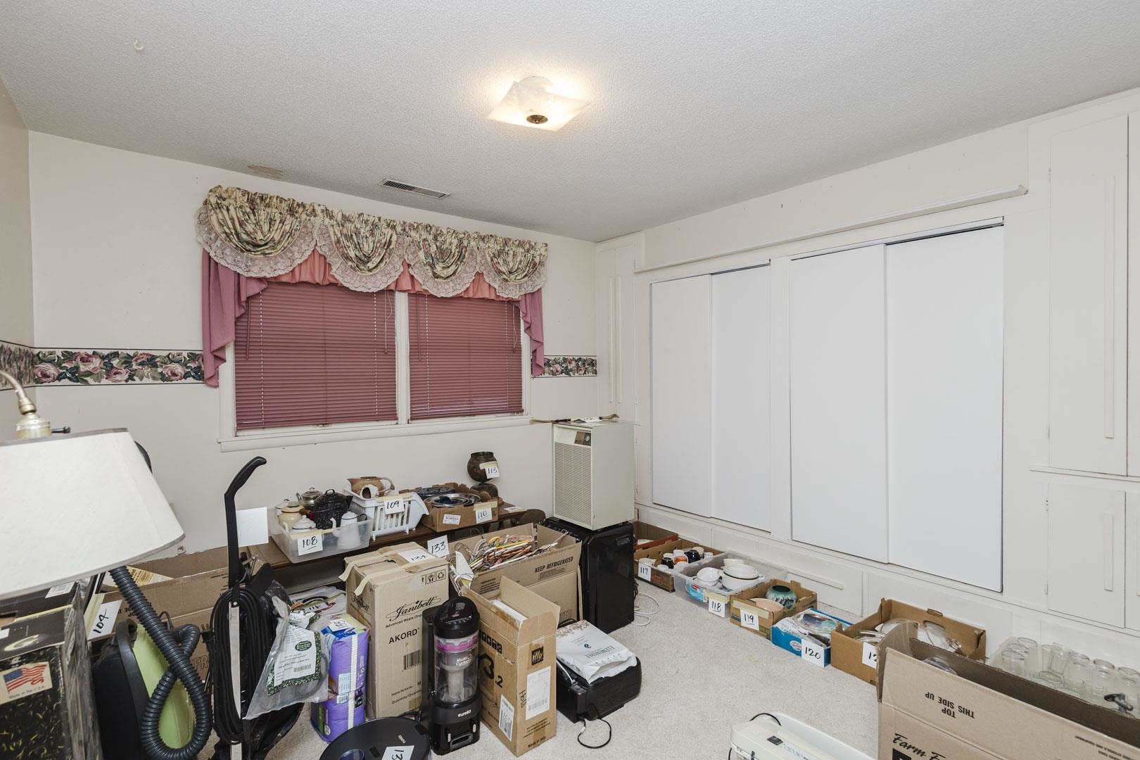 2223 S Clay Ln Property Photo 18