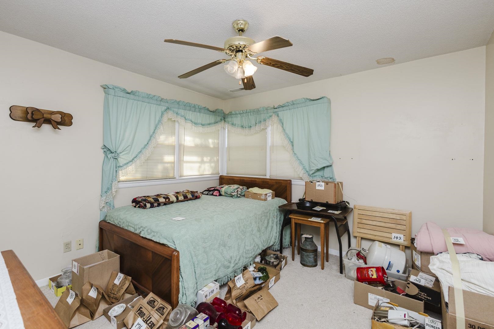 2223 S Clay Ln Property Photo 20