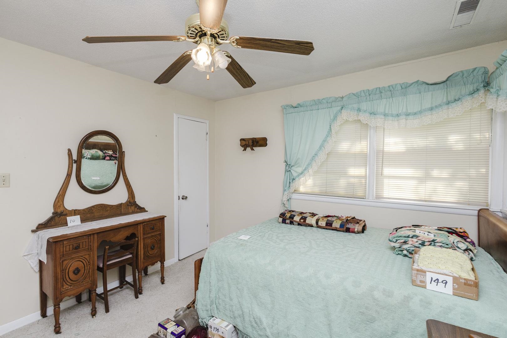2223 S Clay Ln Property Photo 21