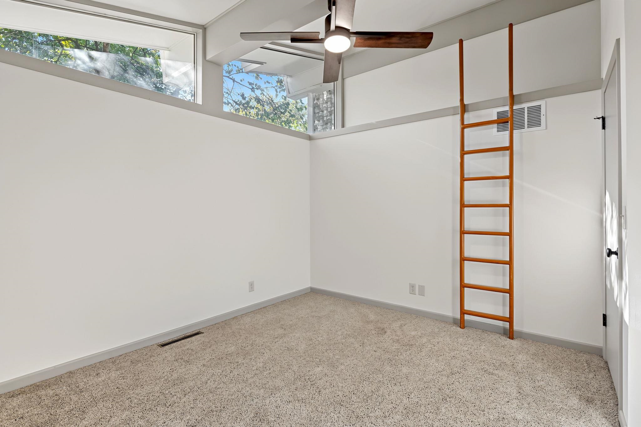 660 N Armour St Property Photo 20