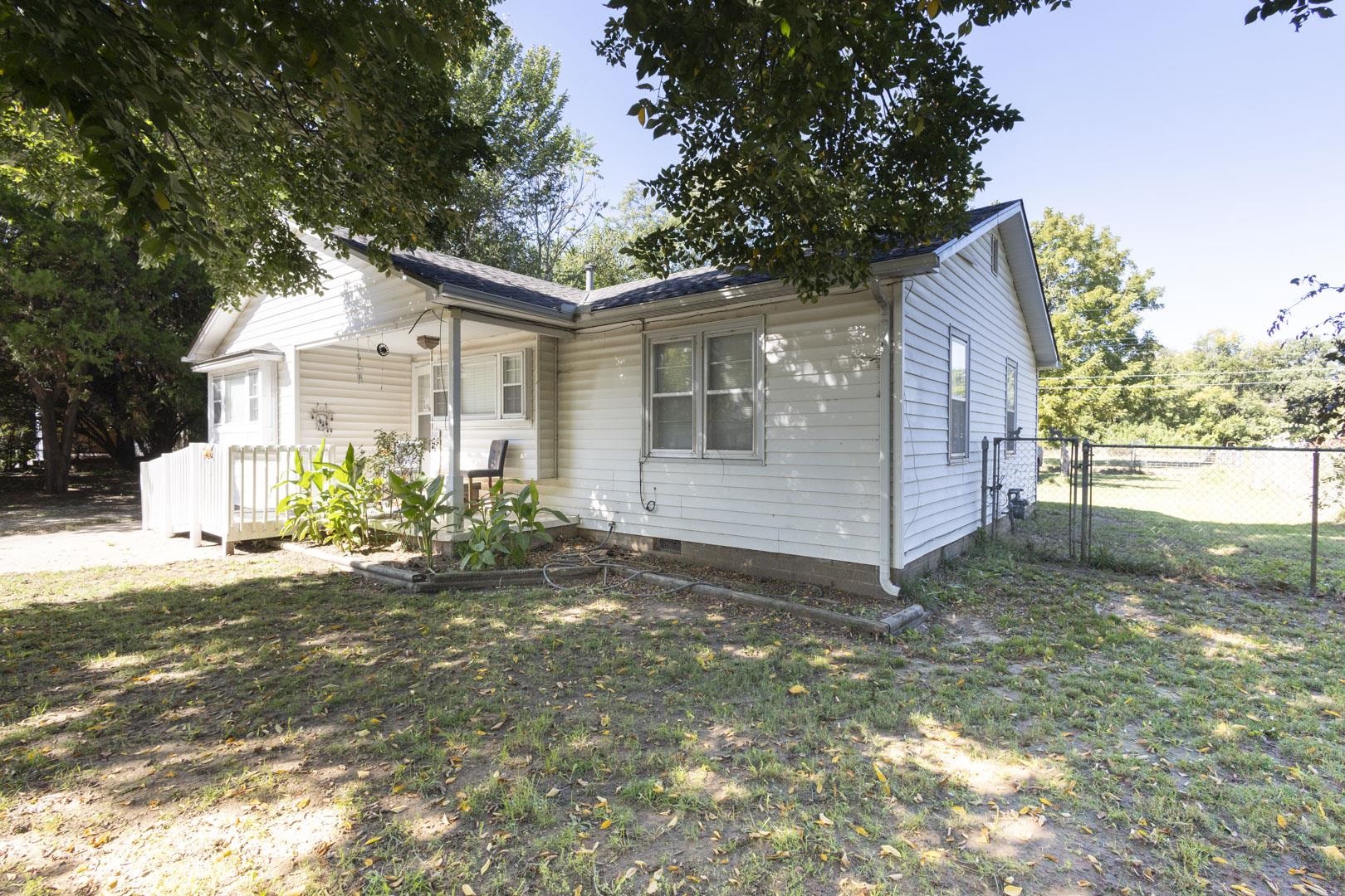 1608 E Alta Property Photo 2