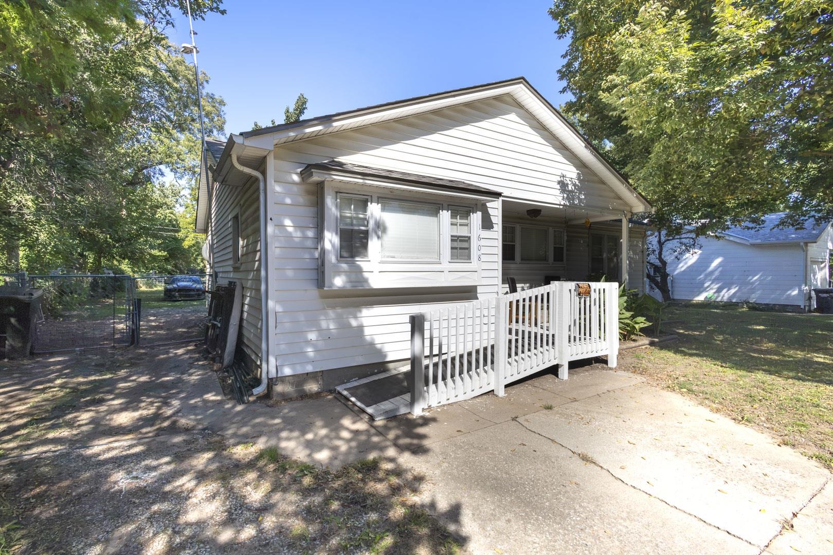 1608 E Alta Property Photo 3