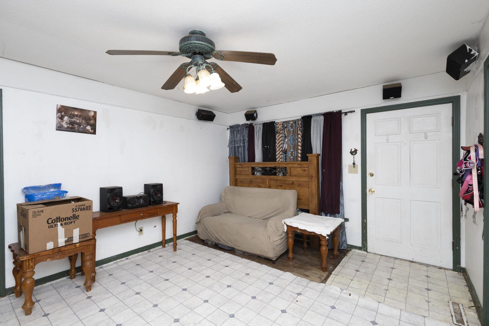 1608 E Alta Property Photo 4
