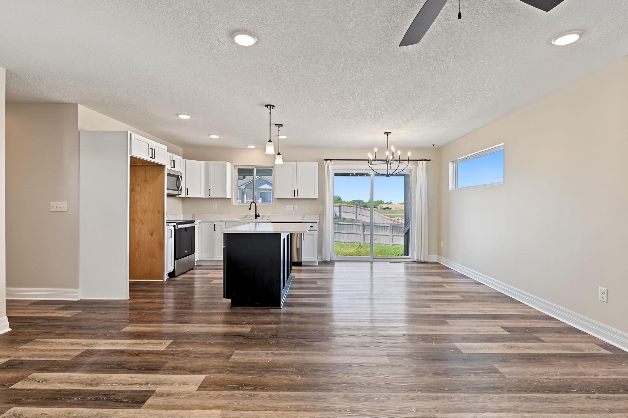2109 S Michelle Property Photo 6