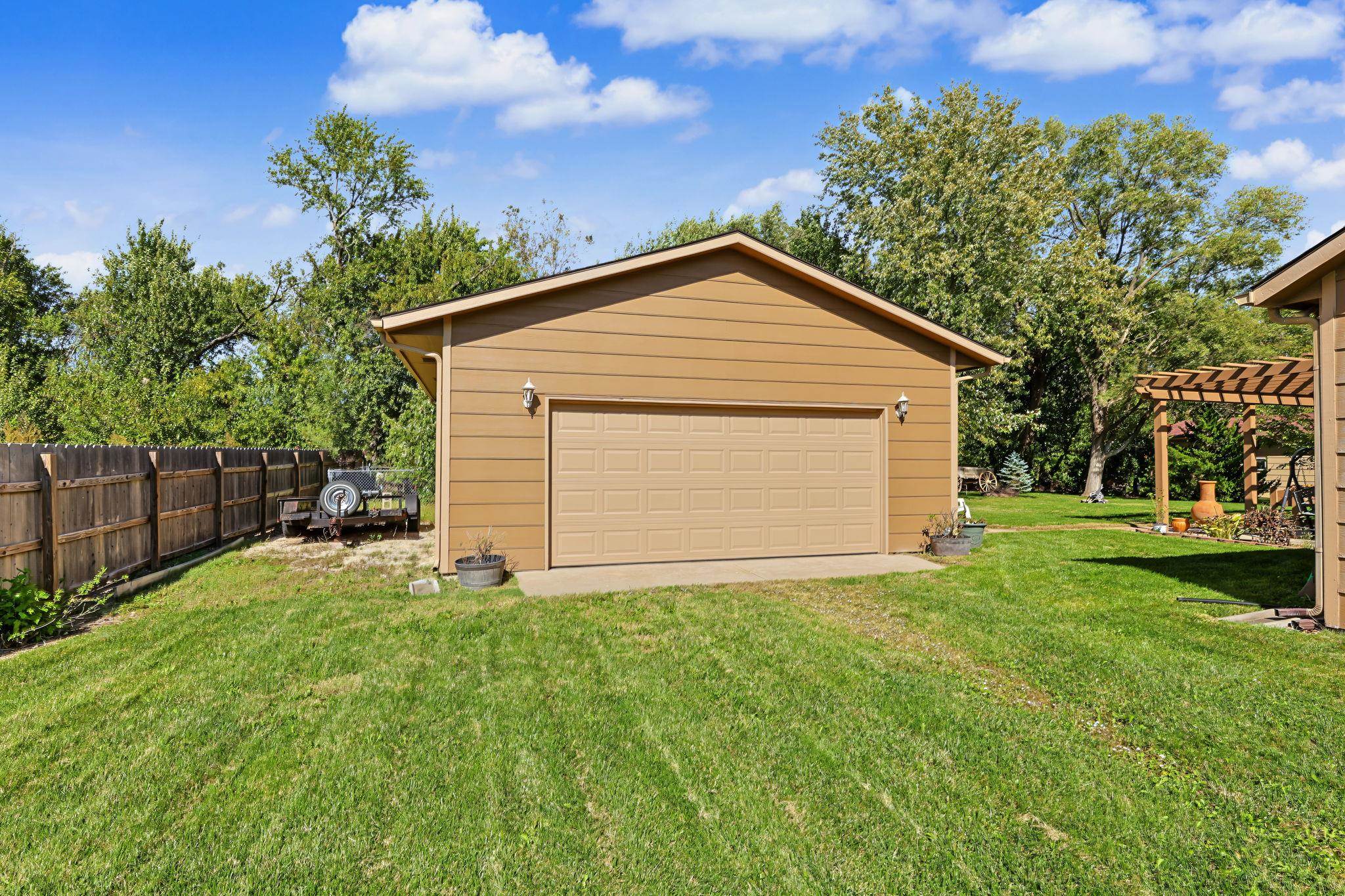 1516 E Rose Lane Property Photo 17