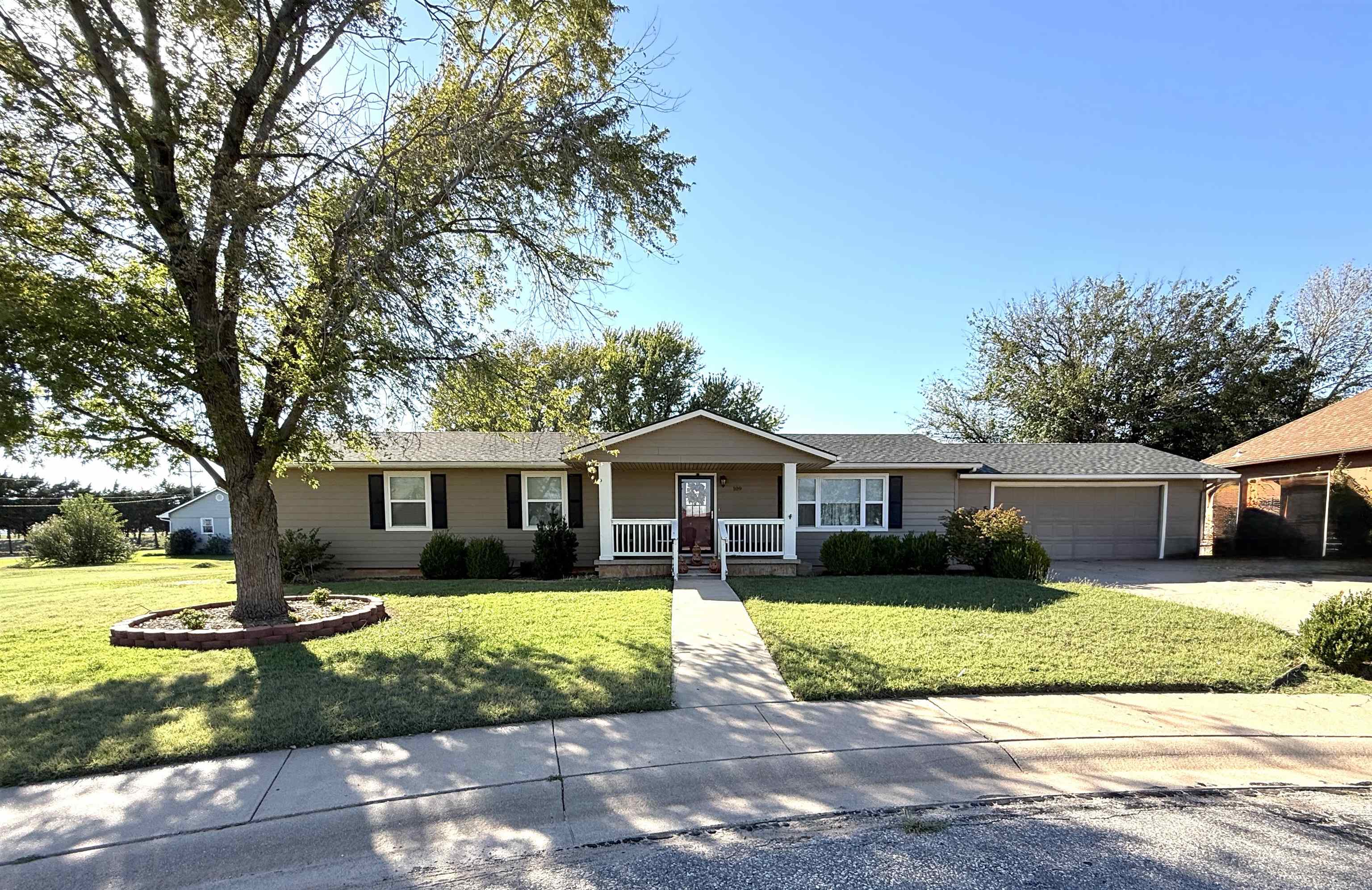 109 N Lisa Circle Property Photo 1