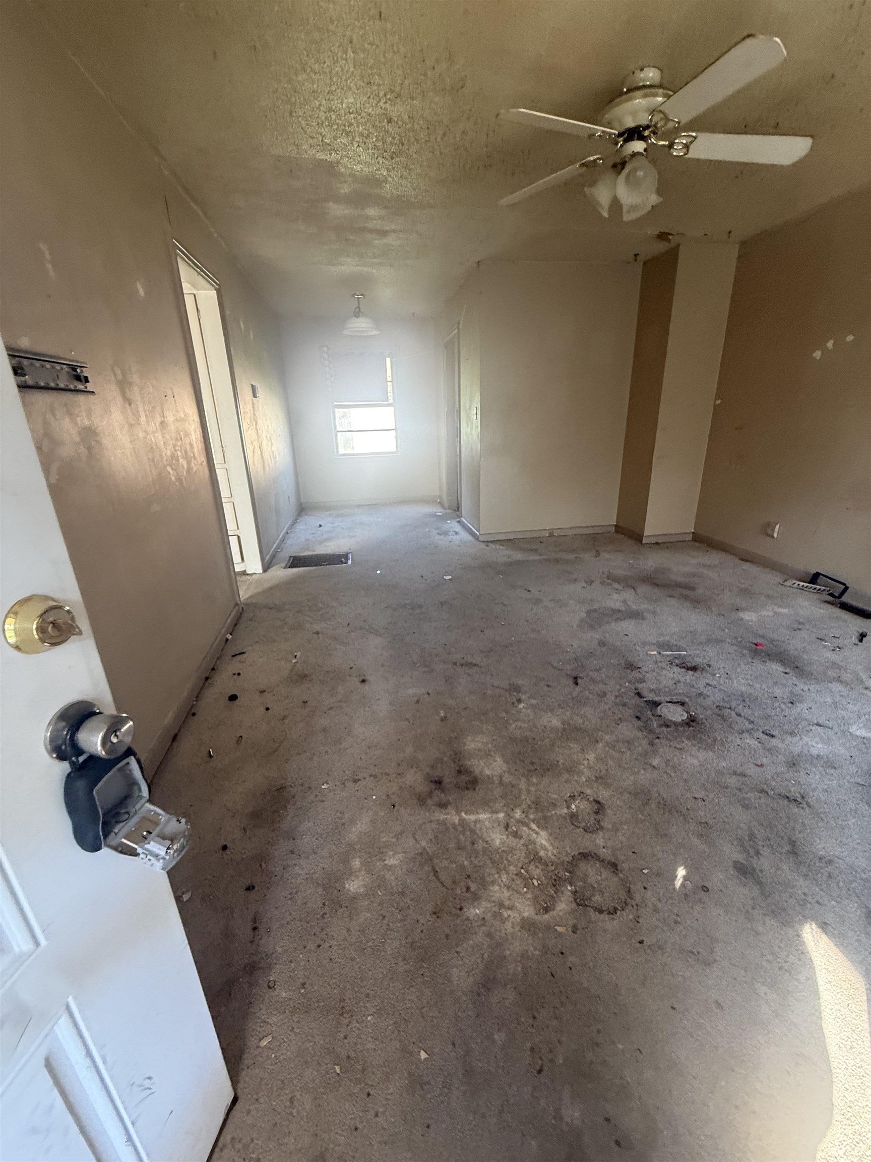 2419 S Greenwood St Property Photo 3