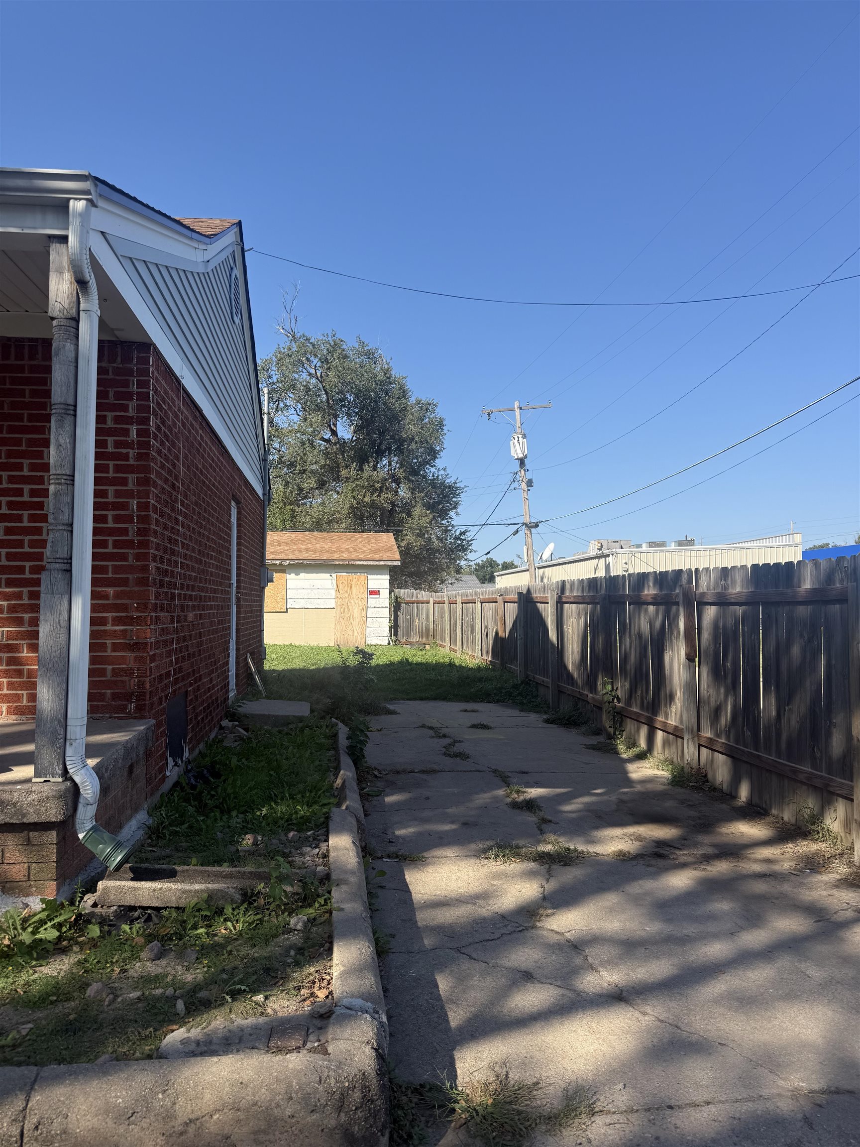 2419 S Greenwood St Property Photo 14