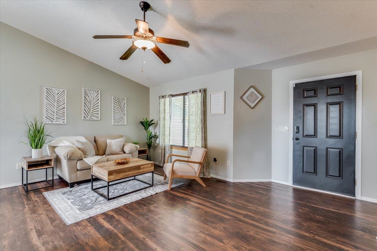 1410 N Decker St Property Photo 3
