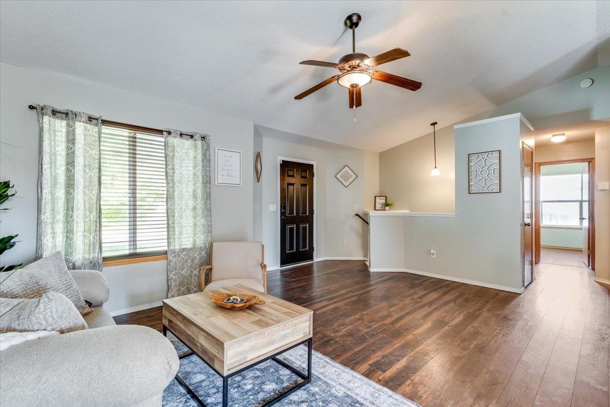 1410 N Decker St Property Photo 6