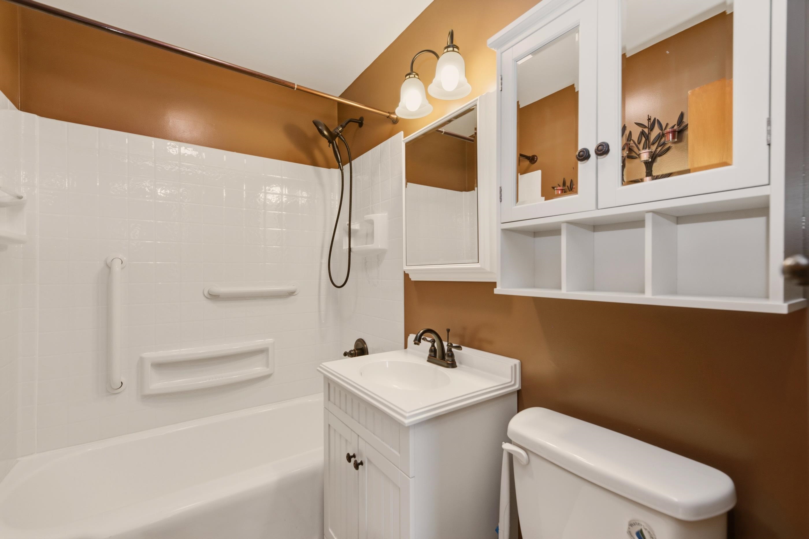 2758 N Clarence Ave. Property Photo 11
