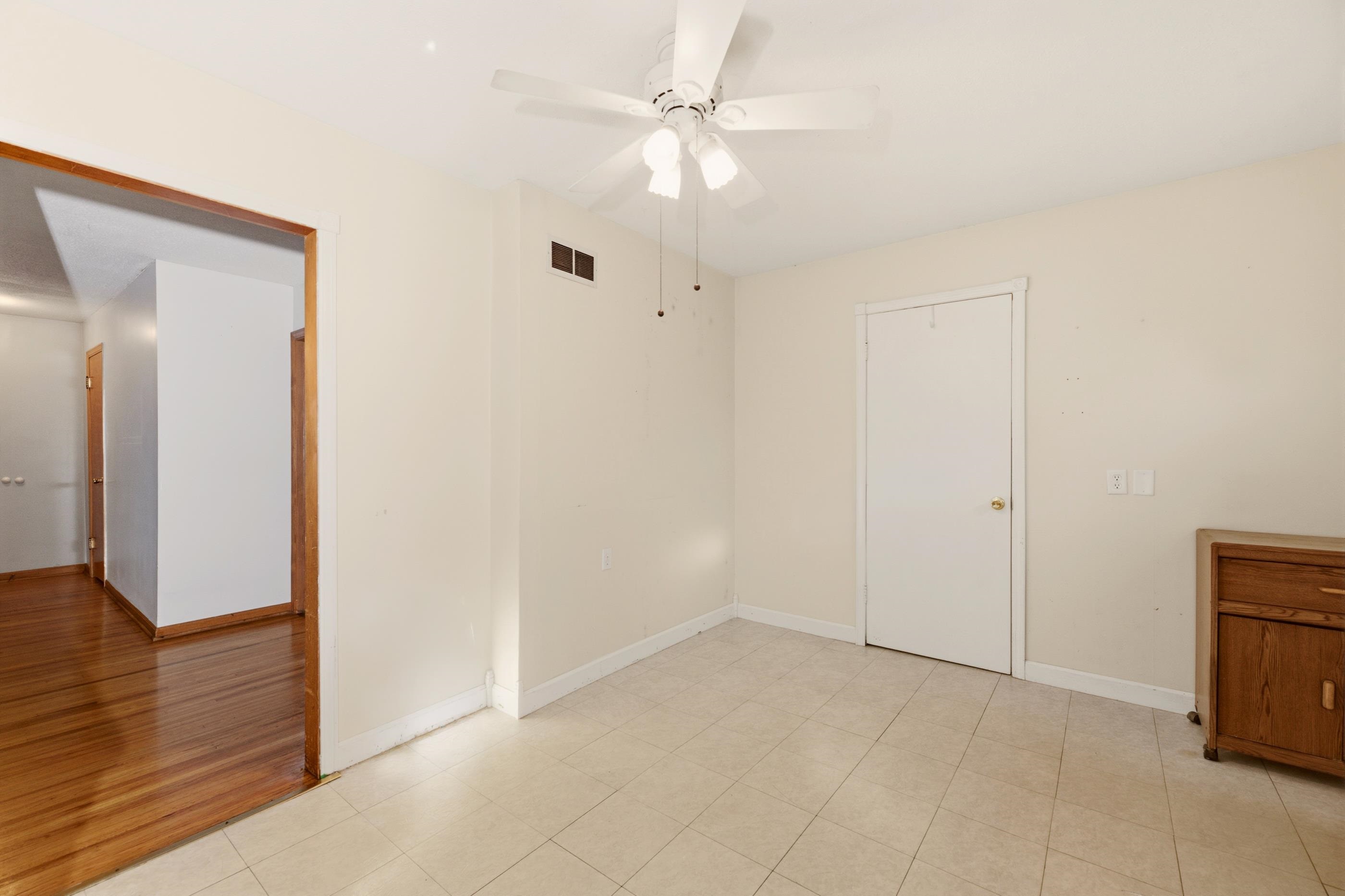 2758 N Clarence Ave. Property Photo 15