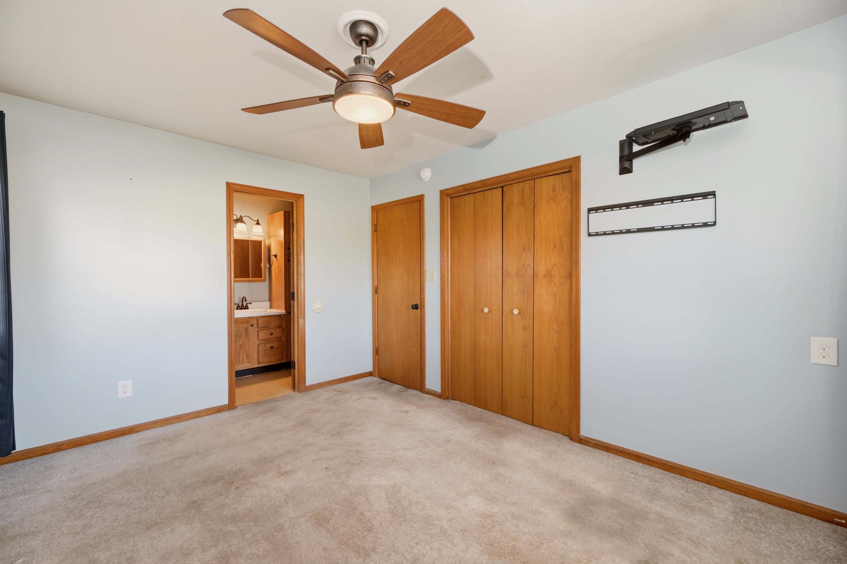 2758 N Clarence Ave. Property Photo 19