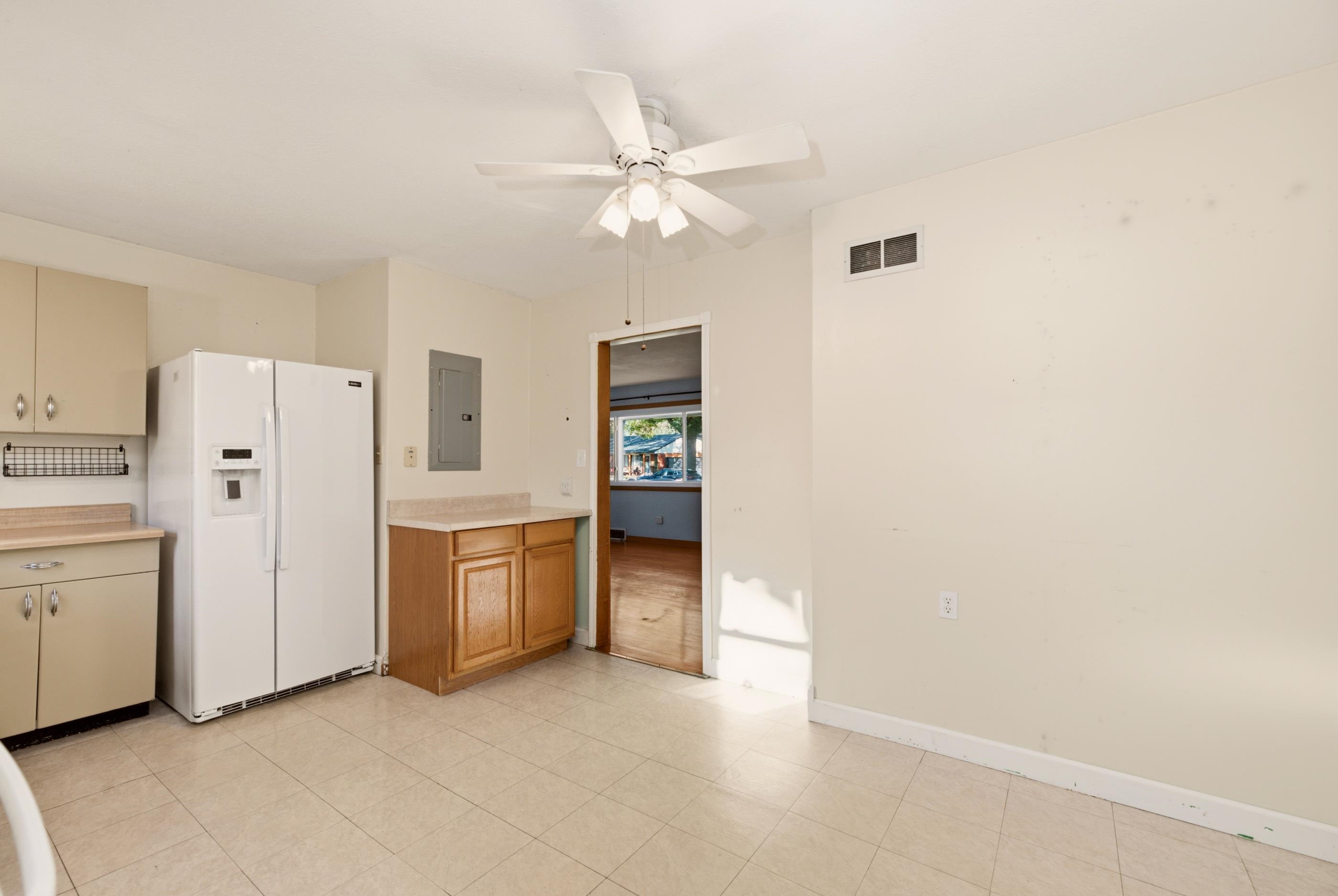 2758 N Clarence Ave. Property Photo 25