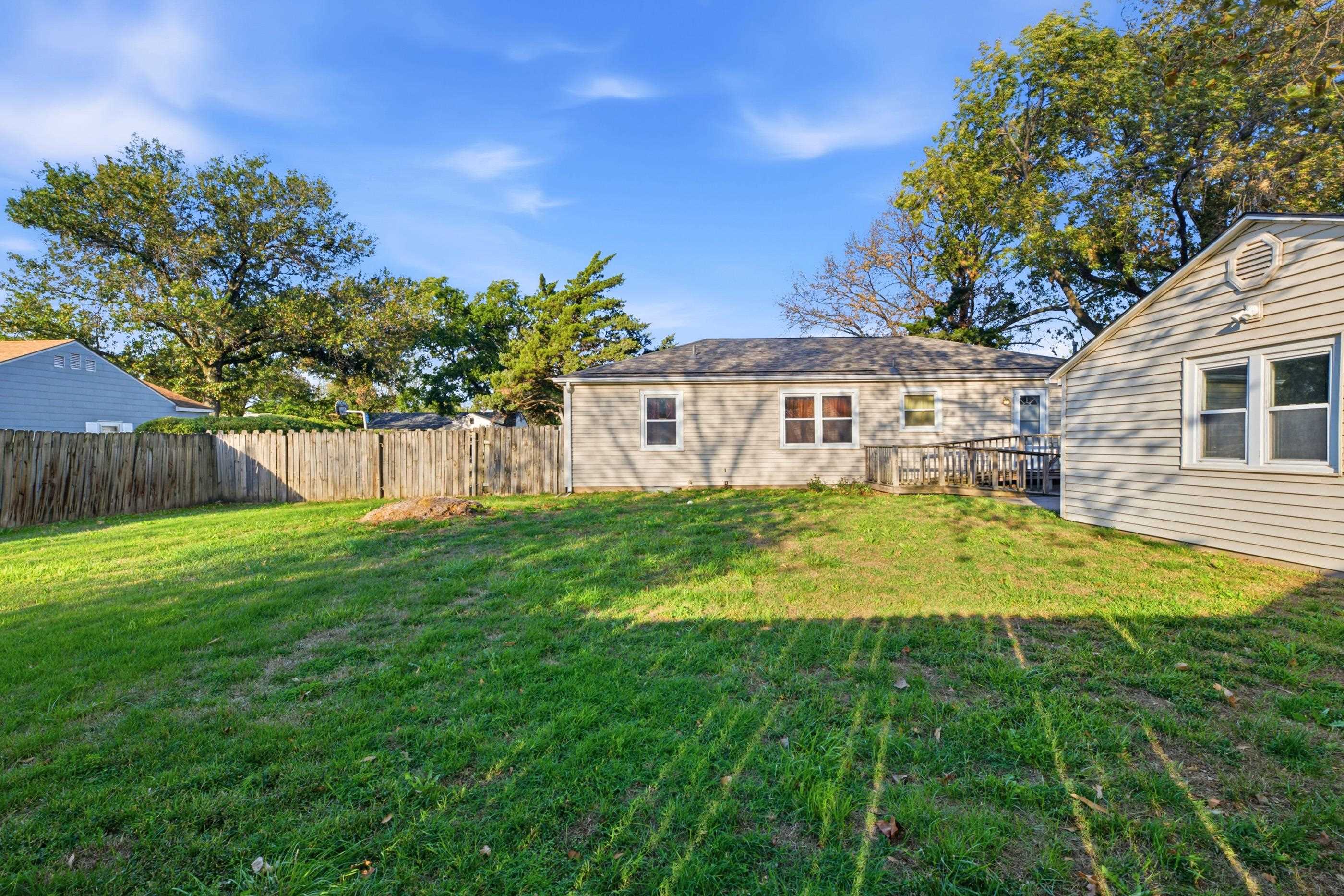2758 N Clarence Ave. Property Photo 32