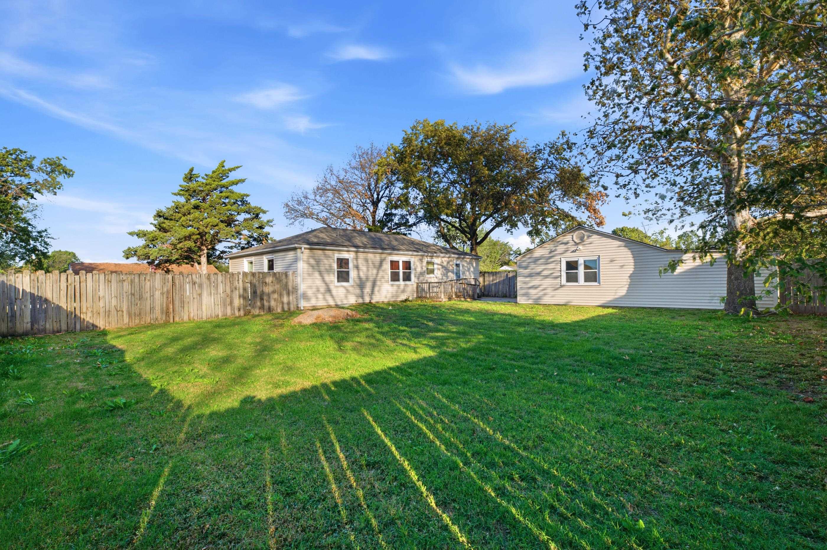 2758 N Clarence Ave. Property Photo 36
