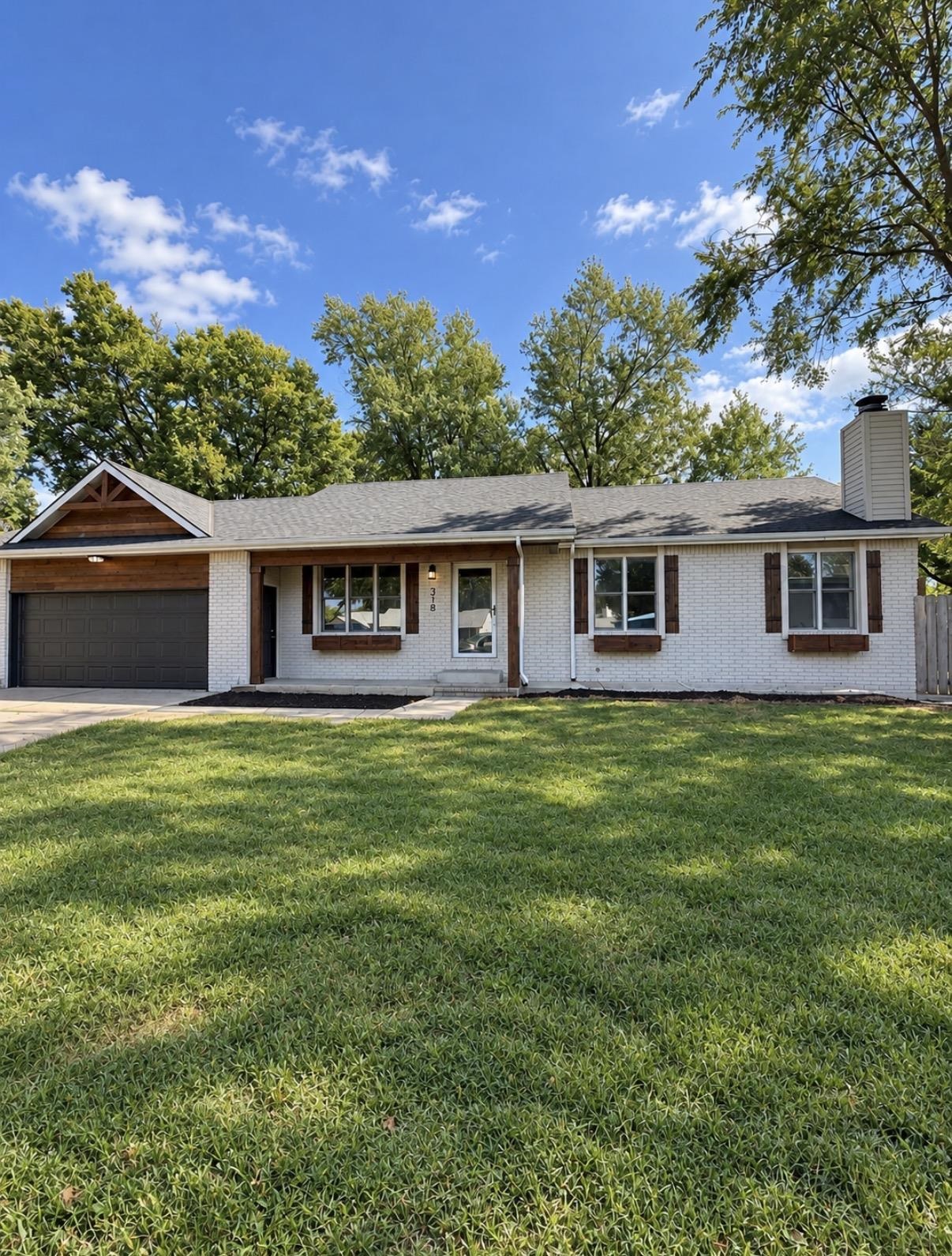 318 N Countryside Ct S Property Photo 1
