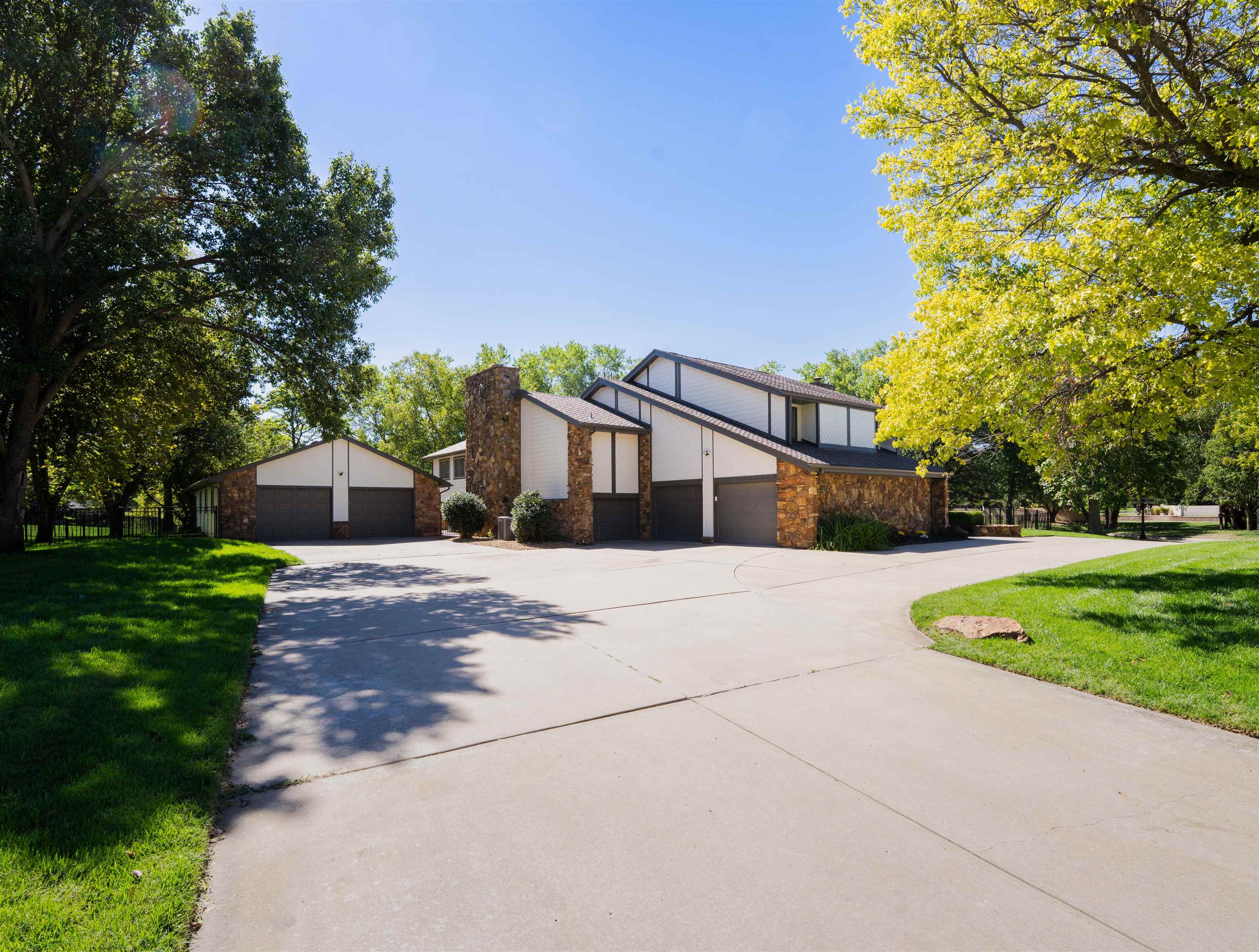 13501 W Rolling Hills St Property Photo 1