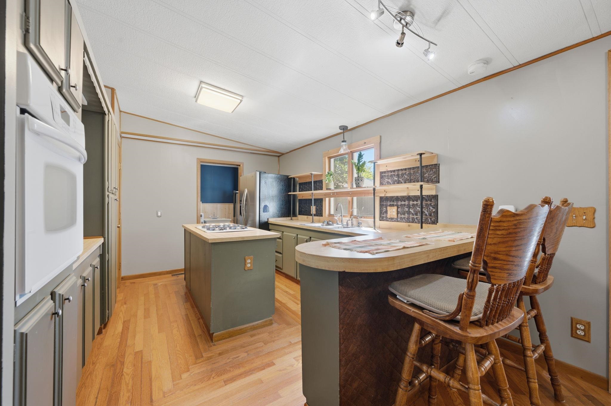 22215 Sw Indianola Rd Property Photo 9
