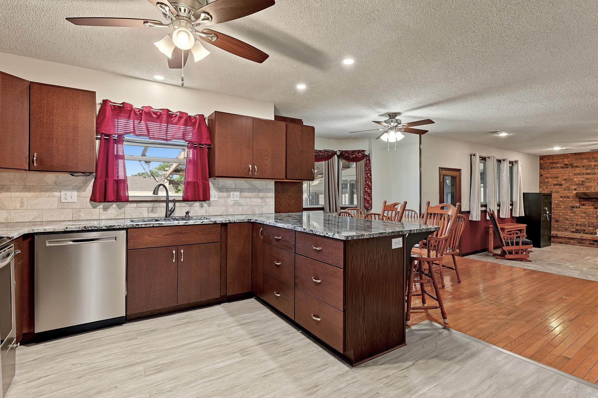 445 N Ohio St Property Photo 9