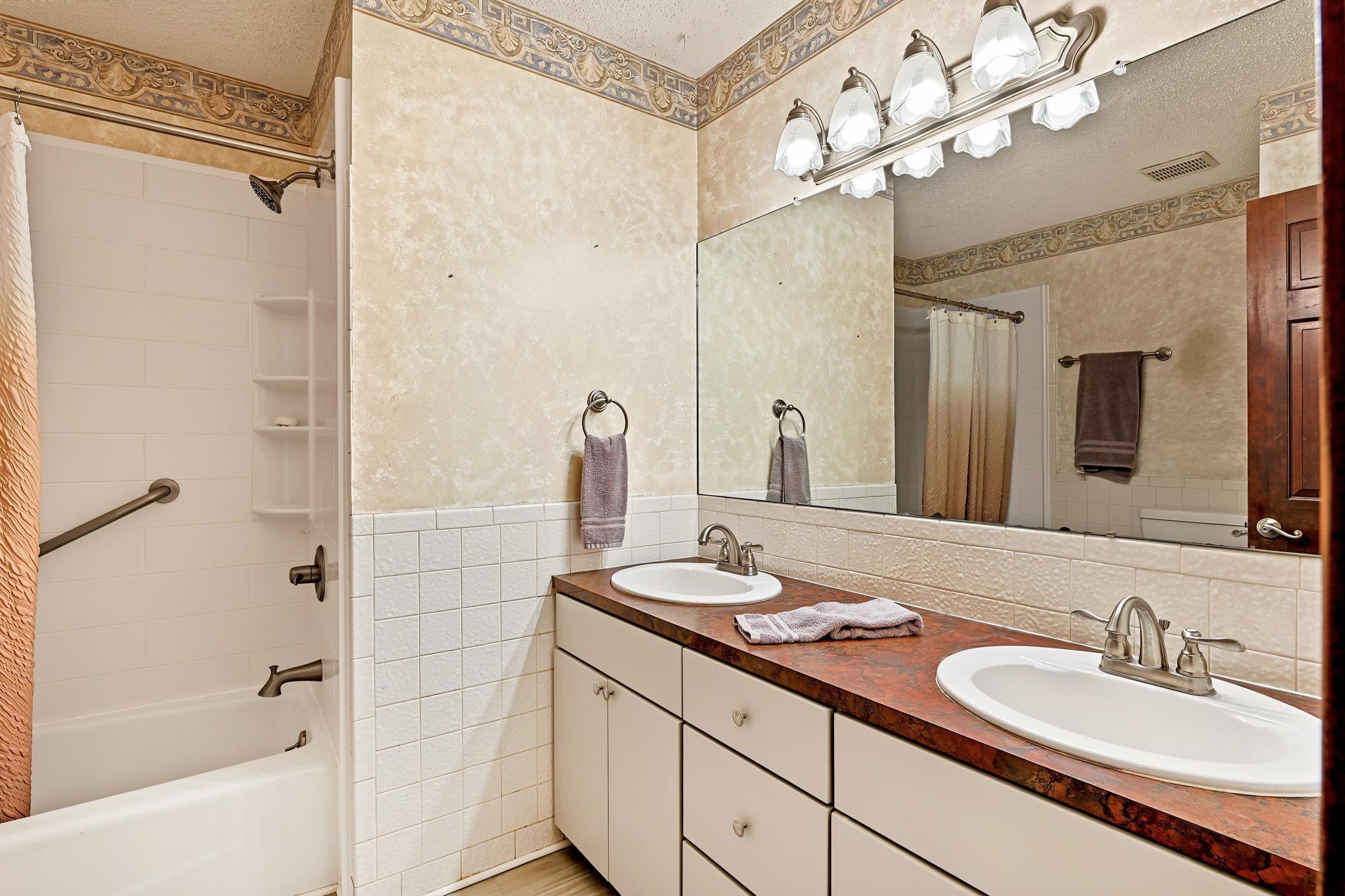 445 N Ohio St Property Photo 18
