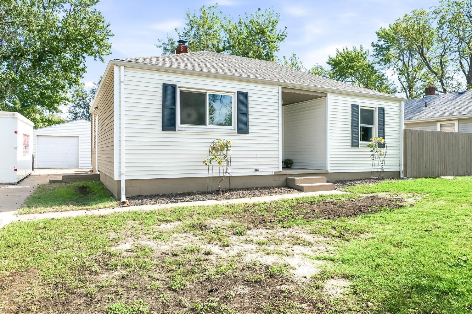 2054 S Lulu Property Photo 1