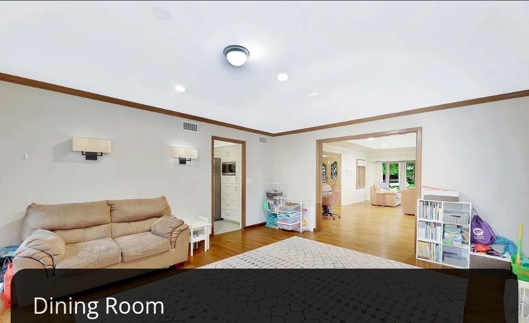 414 Courtleigh Dr Property Photo 21
