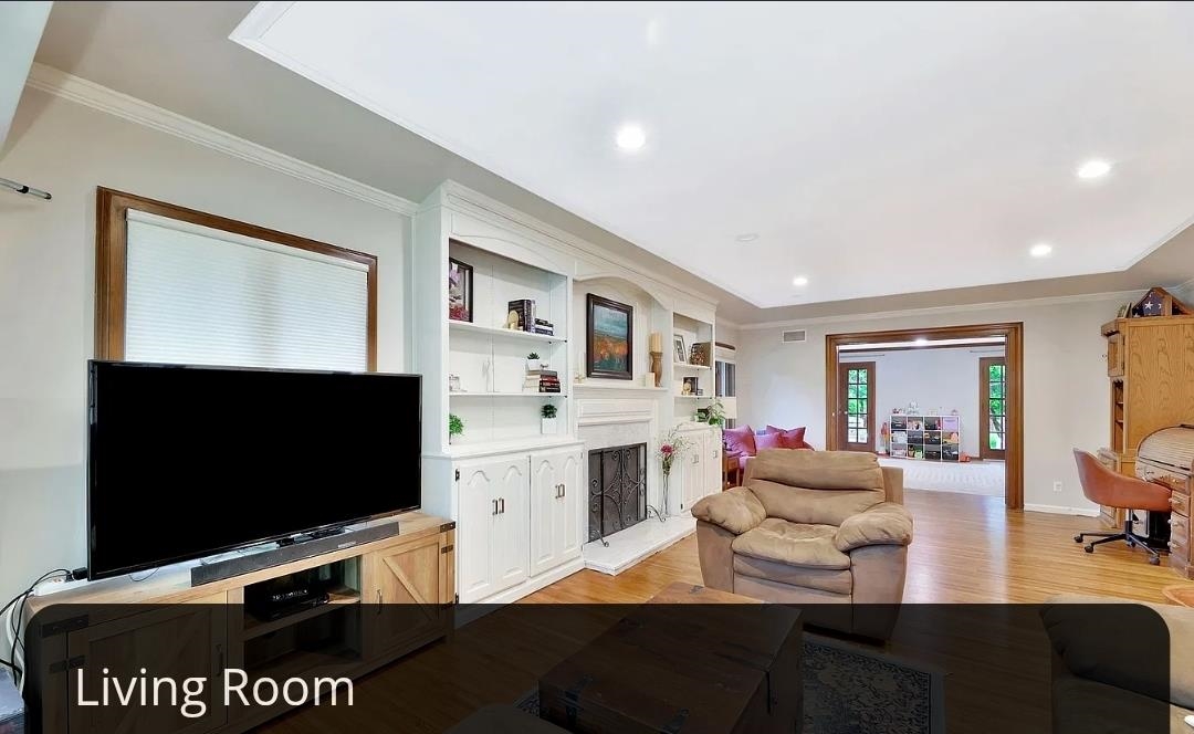 414 Courtleigh Dr Property Photo 24