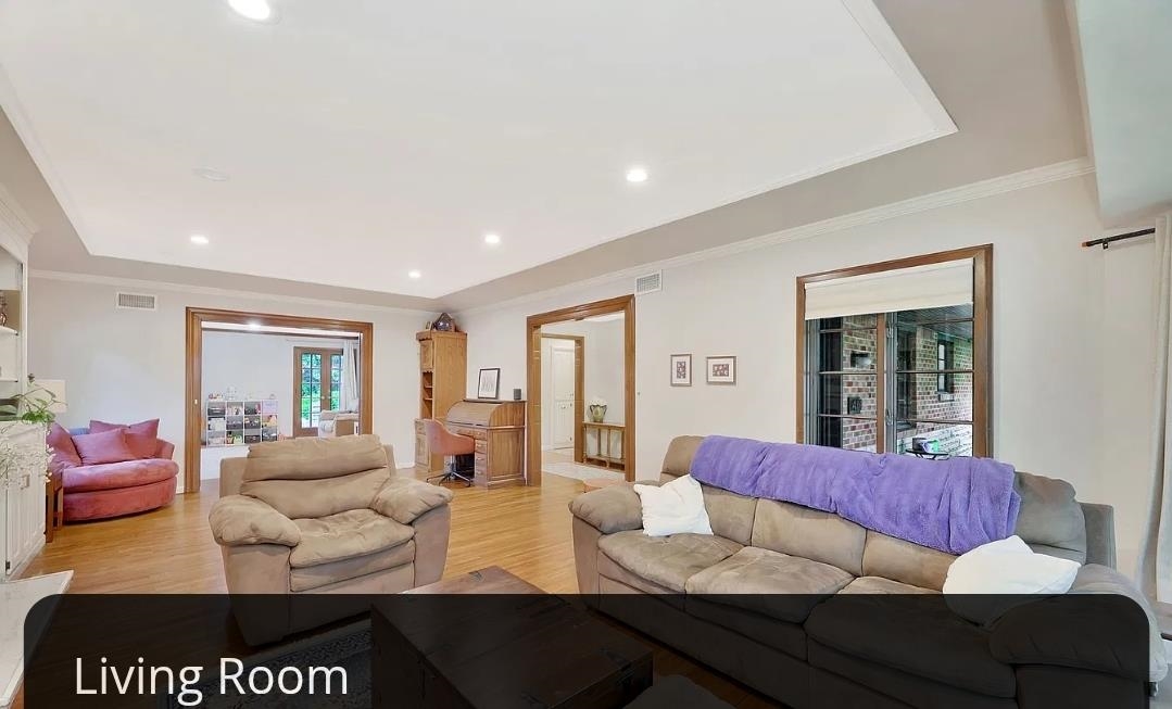 414 Courtleigh Dr Property Photo 25