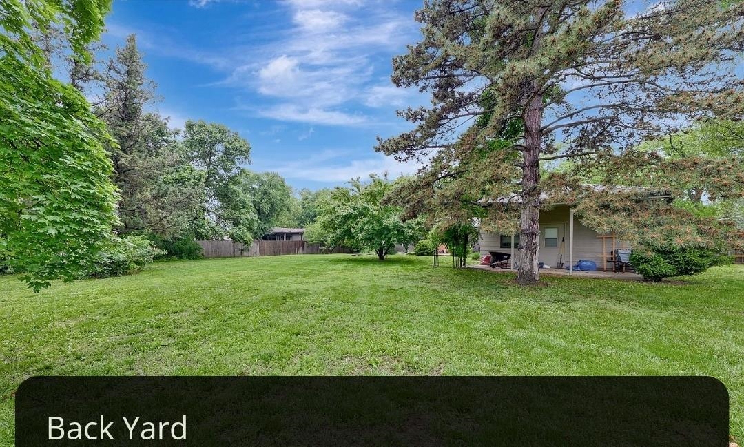 414 Courtleigh Dr Property Photo 34