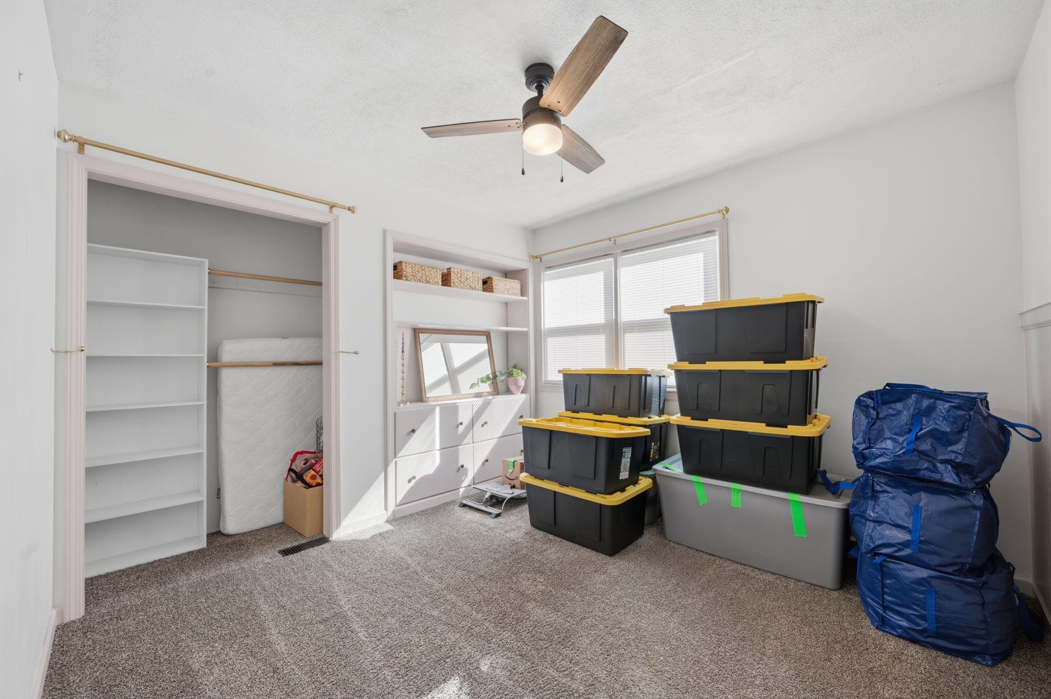 1106 N Taylor Property Photo 16