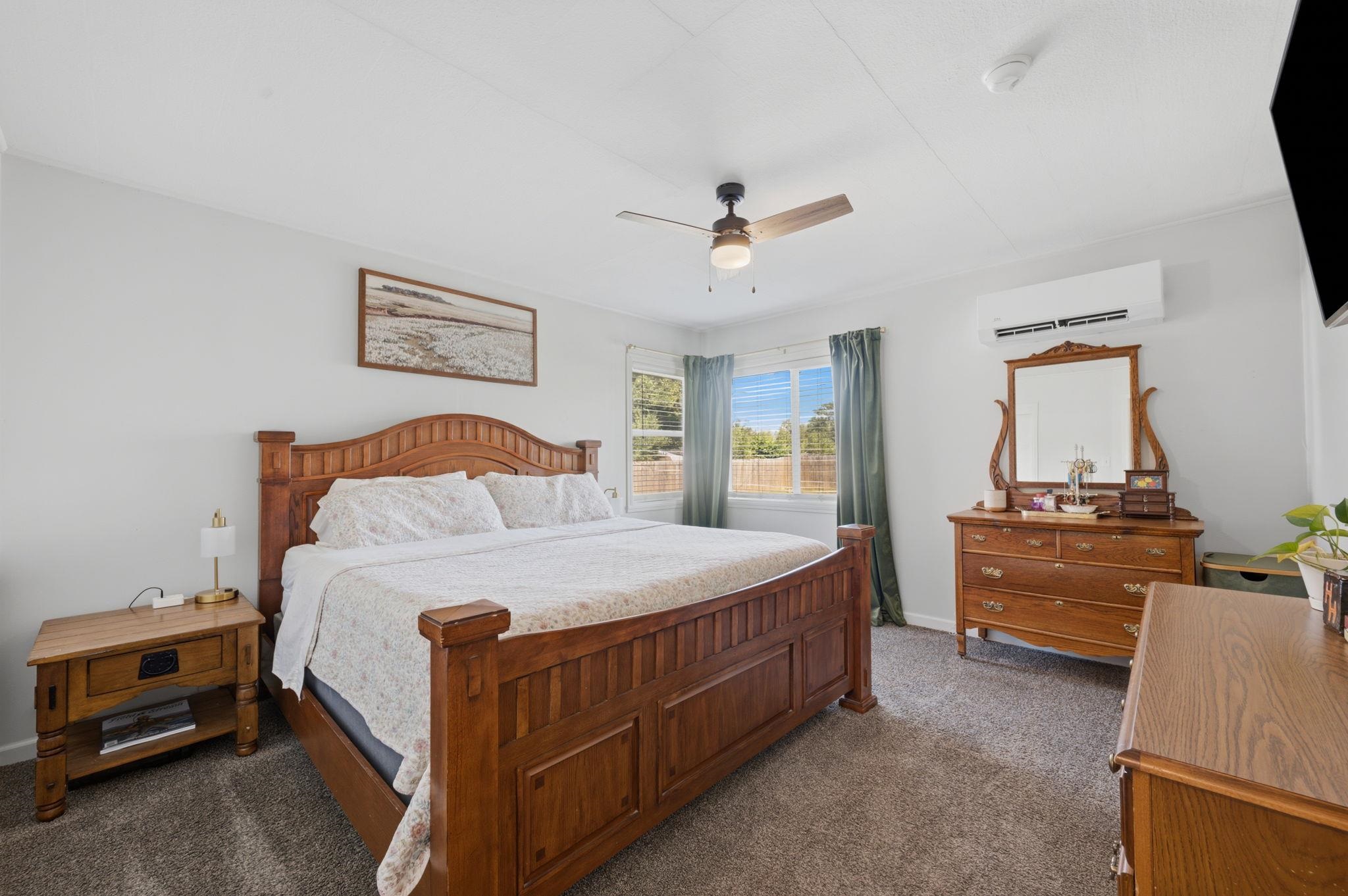 1106 N Taylor Property Photo 18