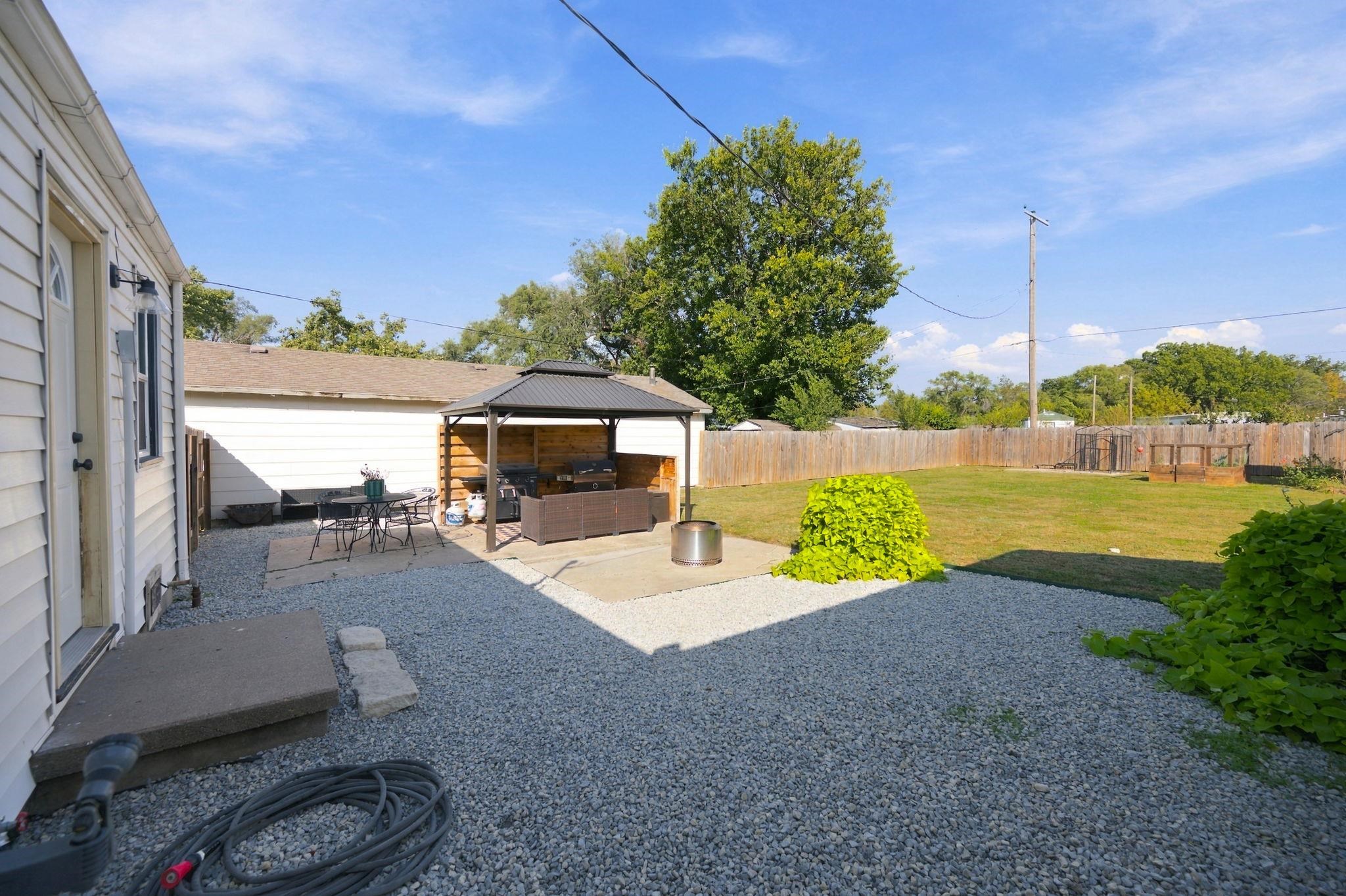 1106 N Taylor Property Photo 25