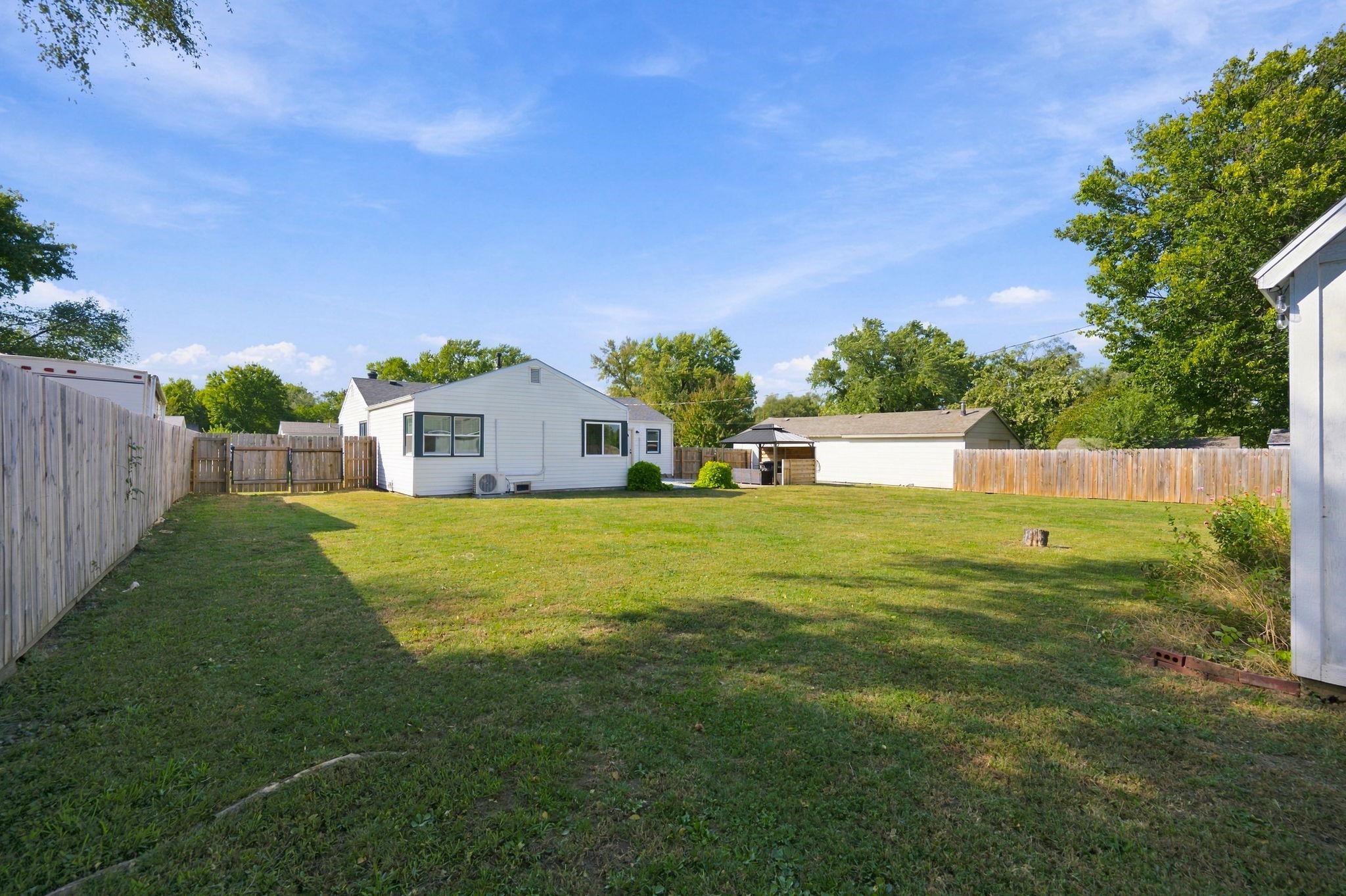 1106 N Taylor Property Photo 28