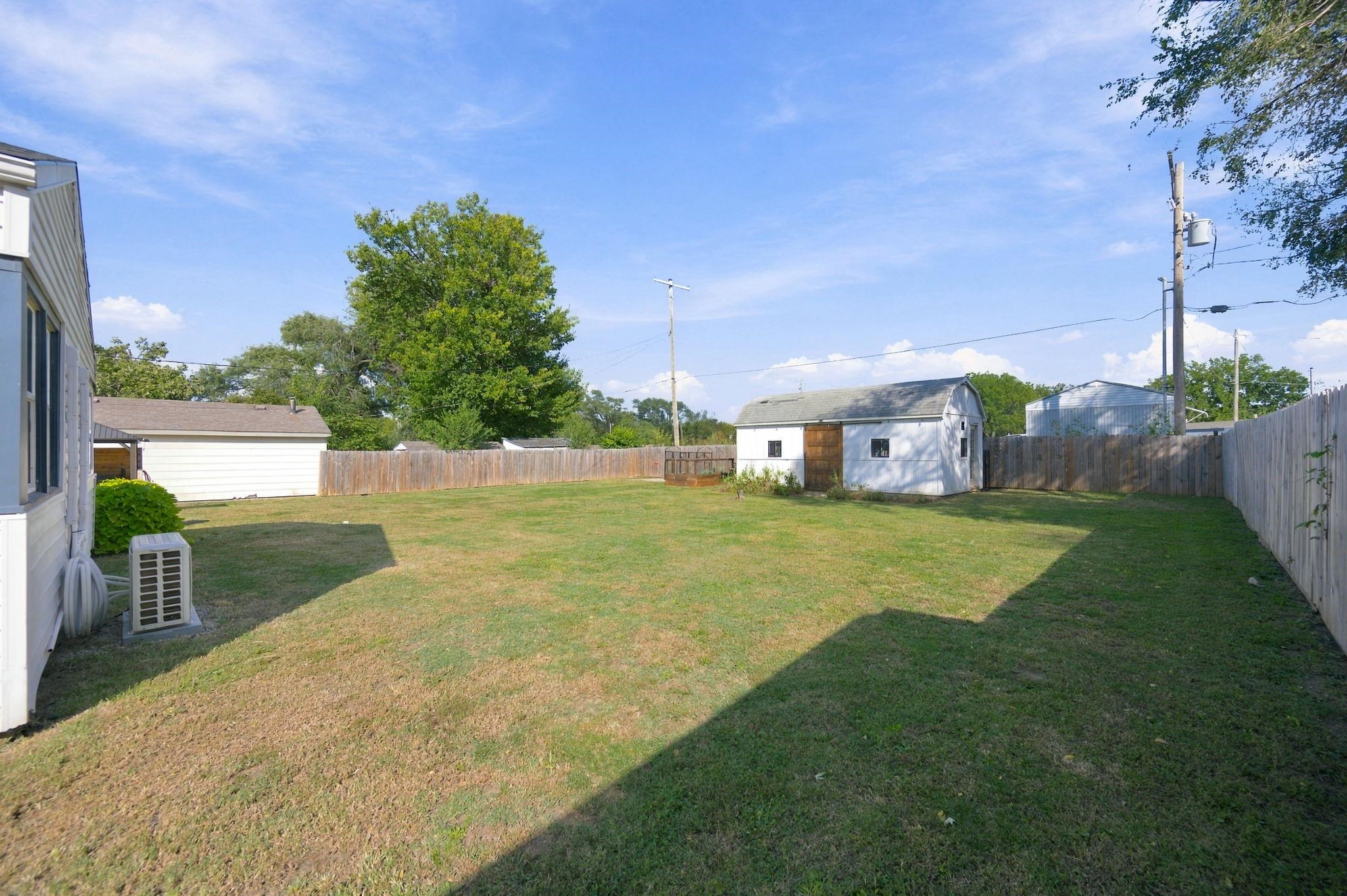 1106 N Taylor Property Photo 29