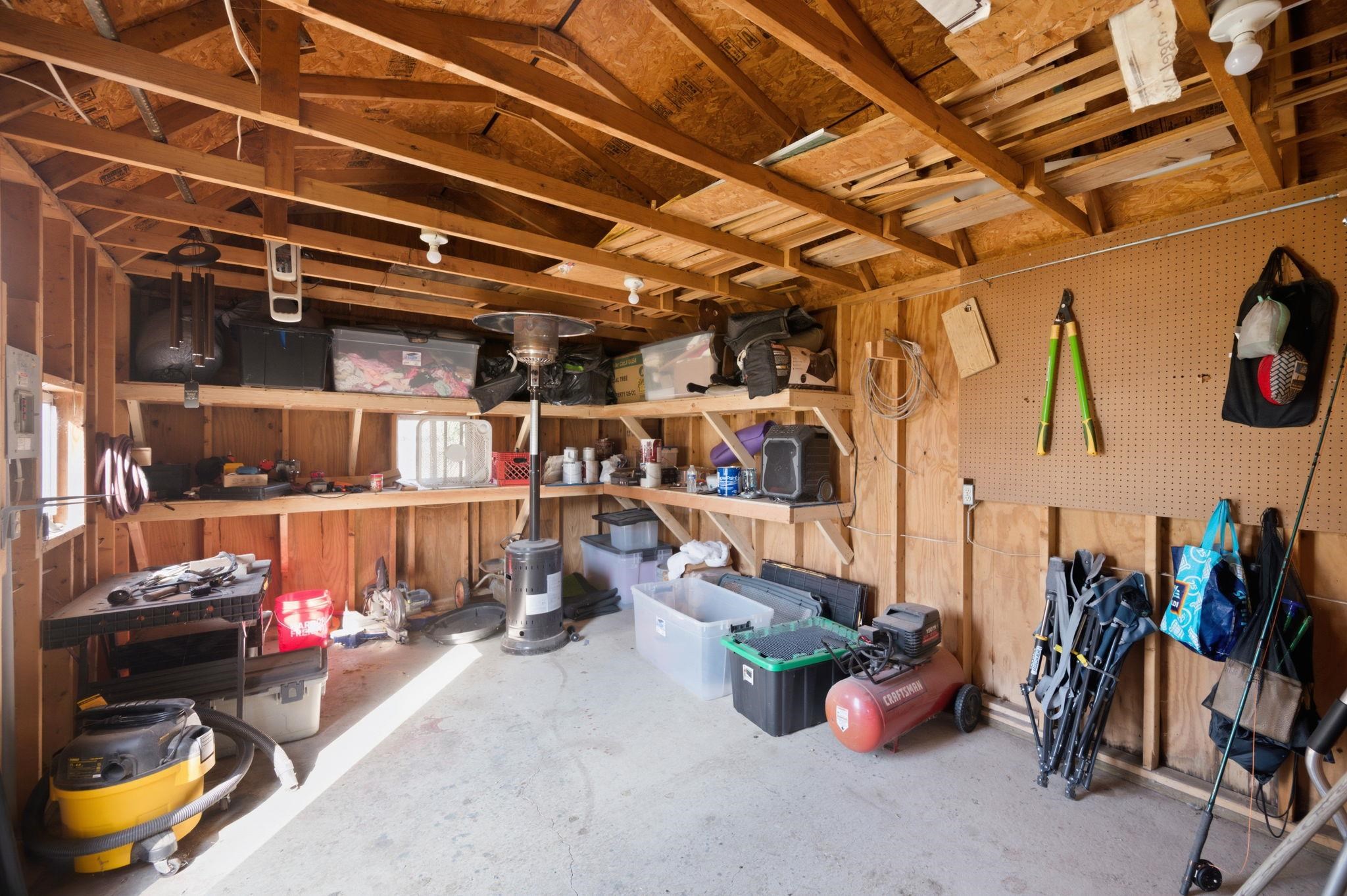 1106 N Taylor Property Photo 32