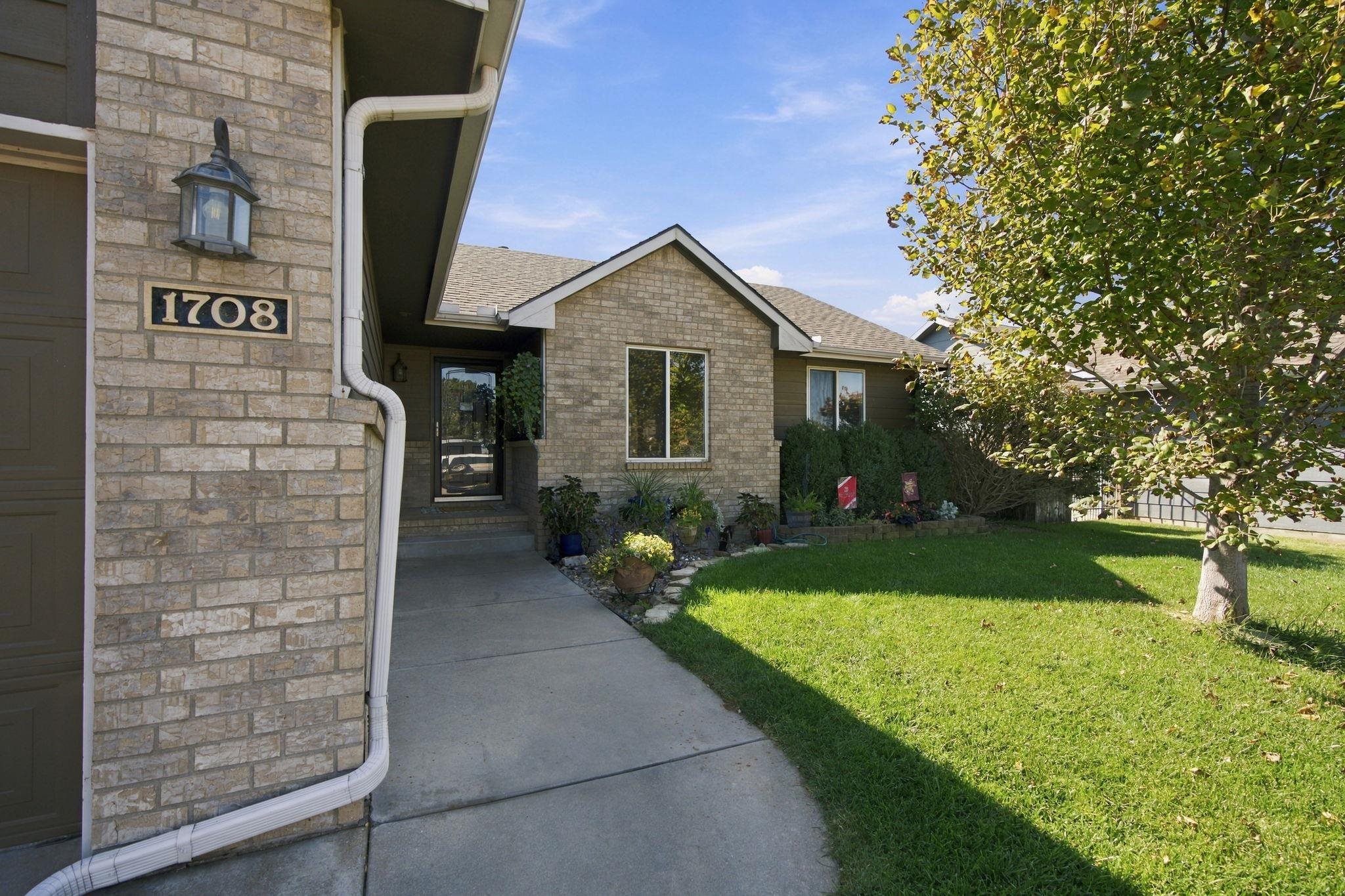 1708 N Cleary Ln Property Photo 4
