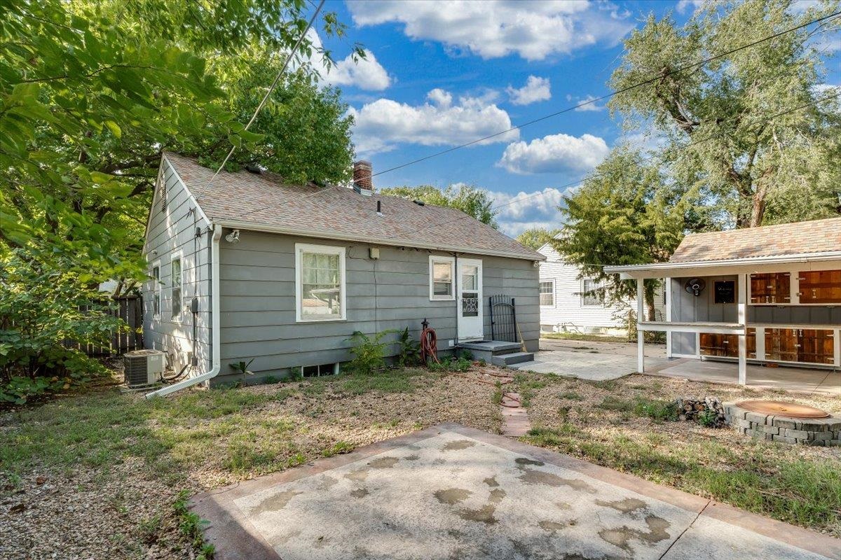 932 N Ridgewood Property Photo 19