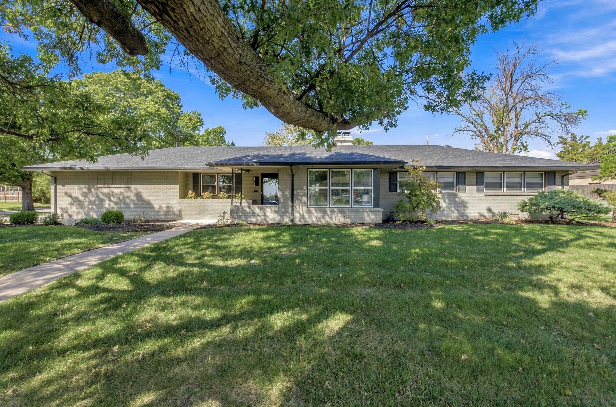 6306 E Willowbrook Rd Property Photo 1