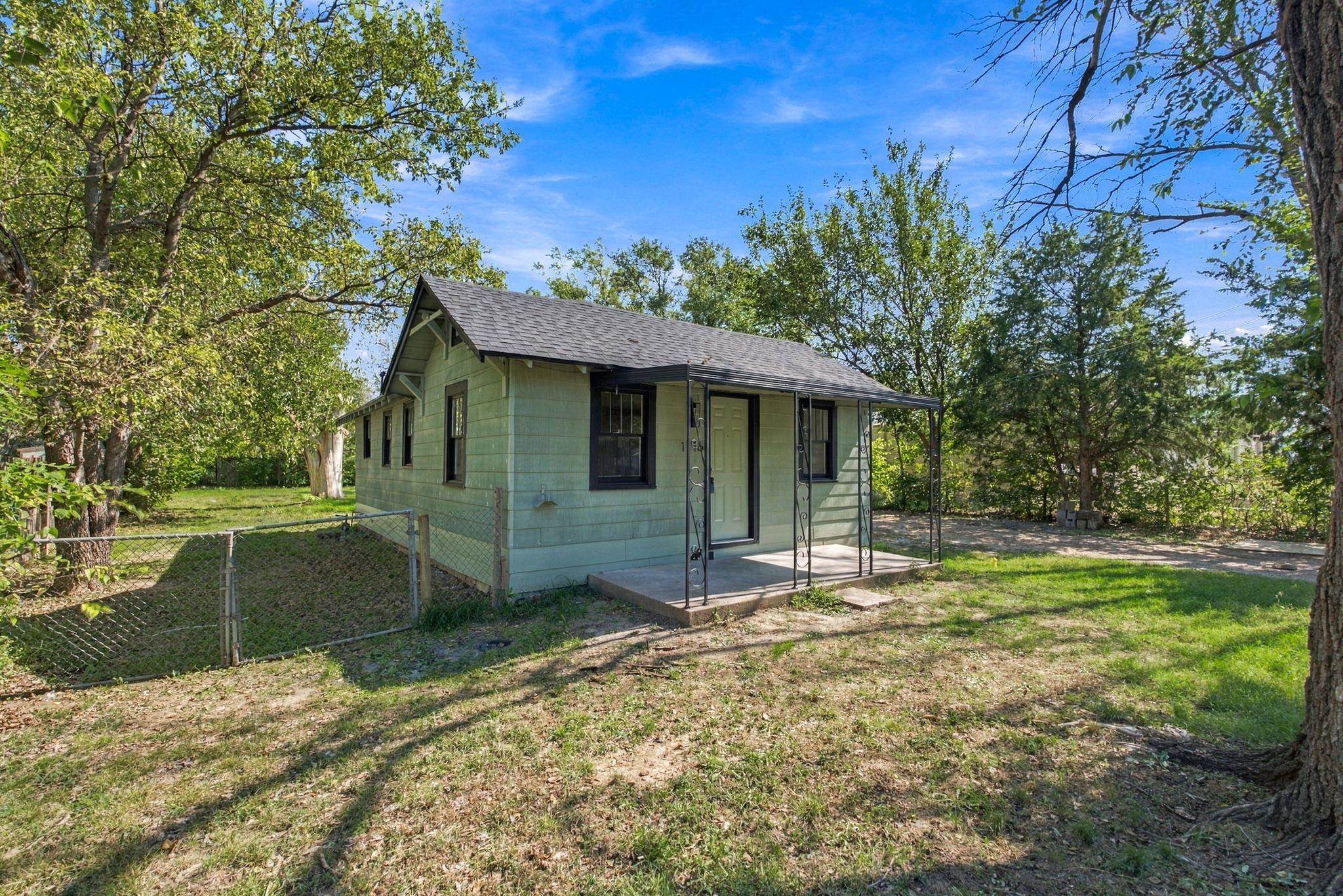 1116 N Saint Paul Property Photo 6
