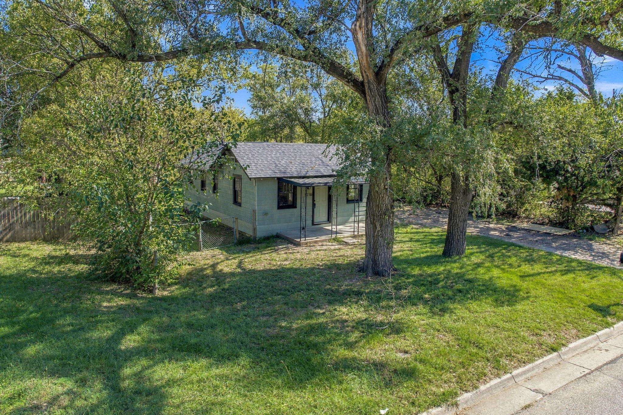 1116 N Saint Paul Property Photo 8