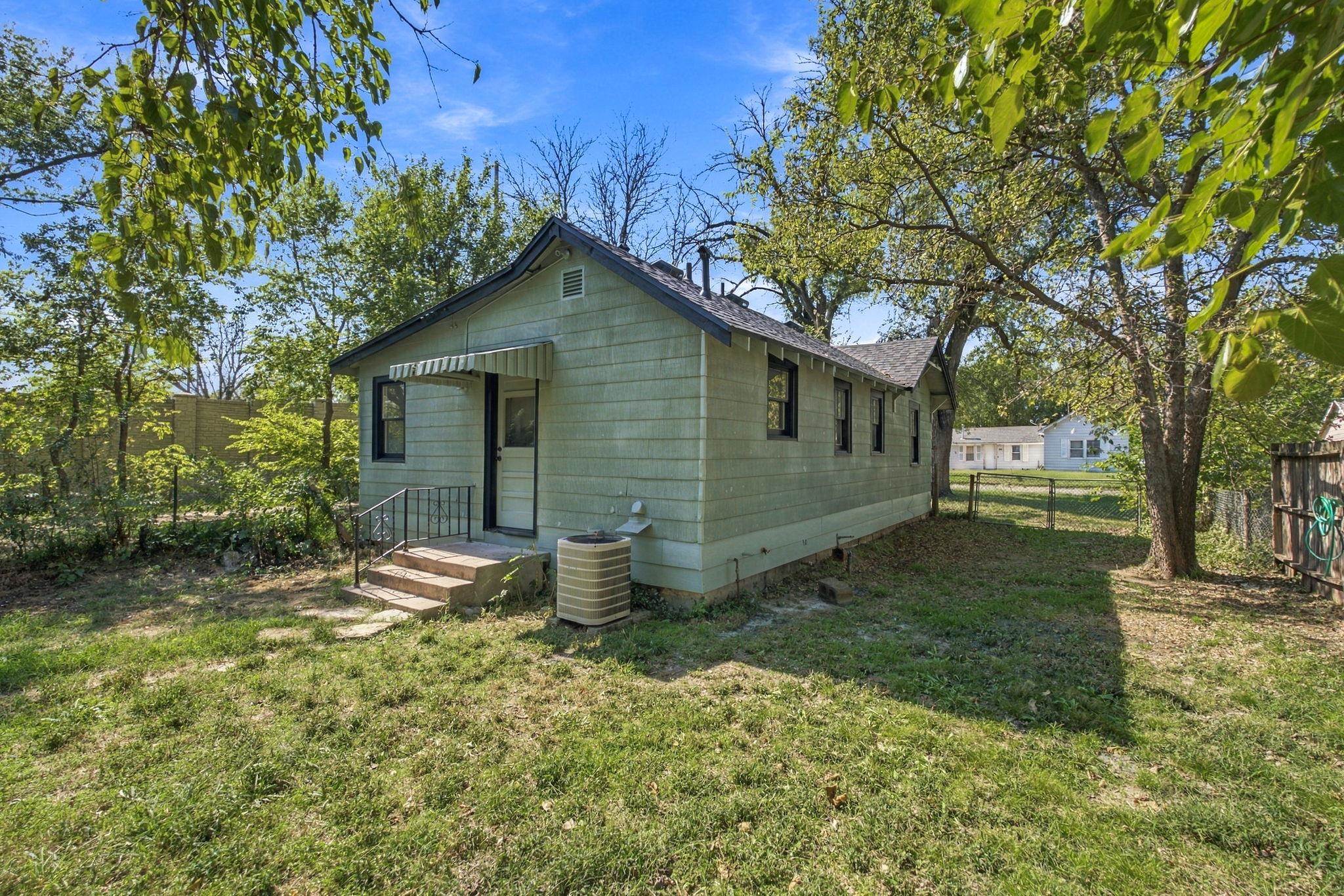1116 N Saint Paul Property Photo 22