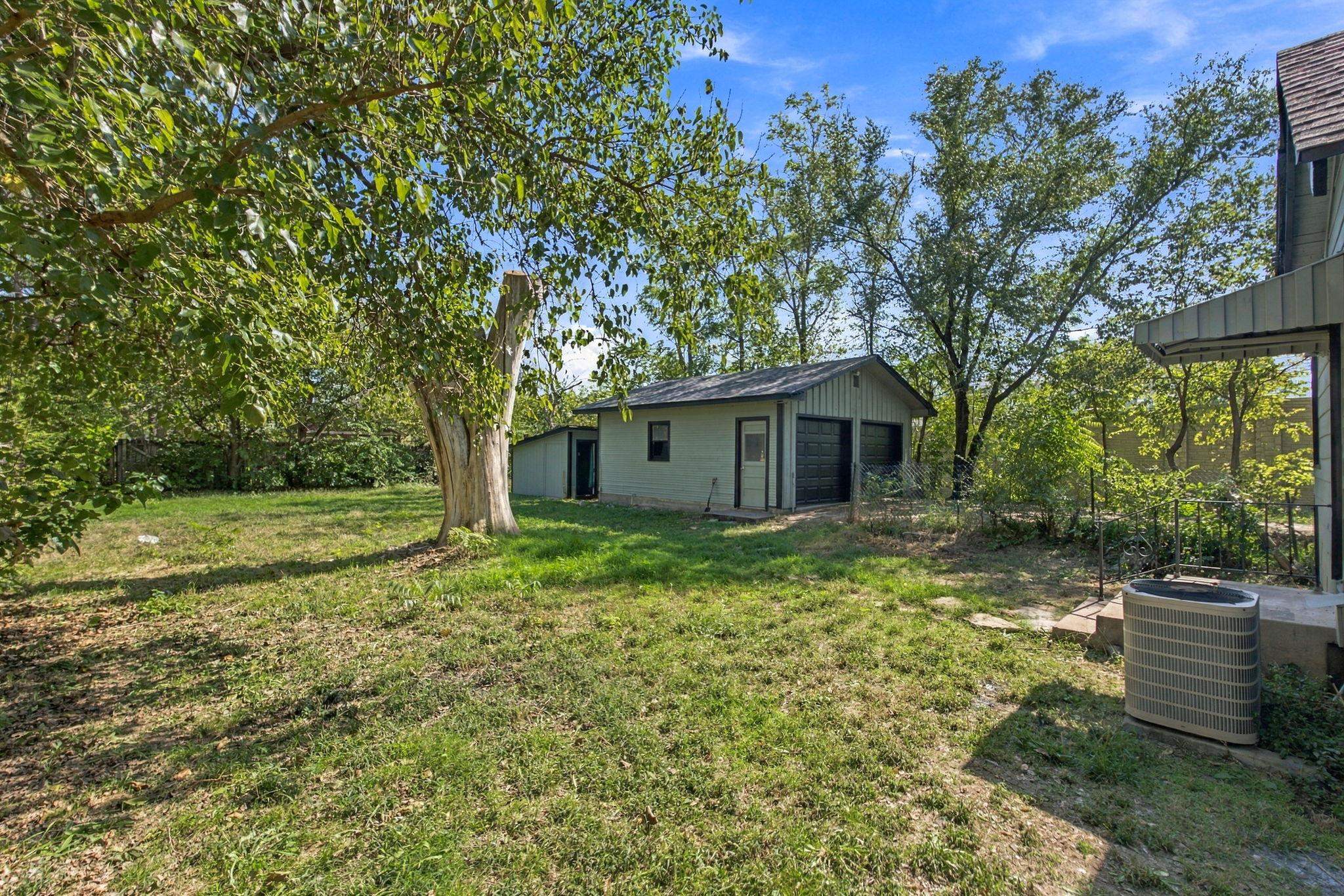 1116 N Saint Paul Property Photo 23