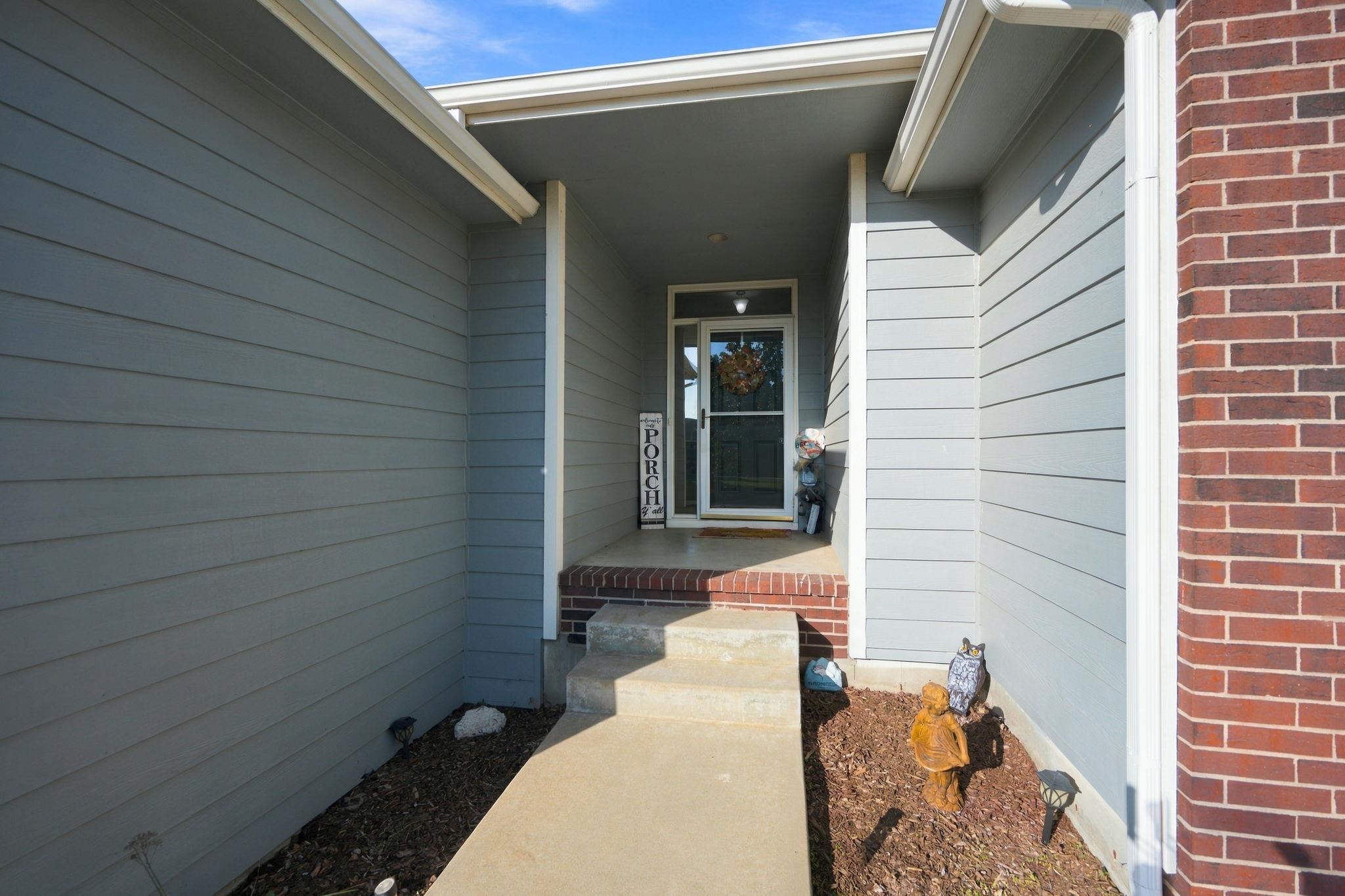 2419 S Westgate Property Photo 2