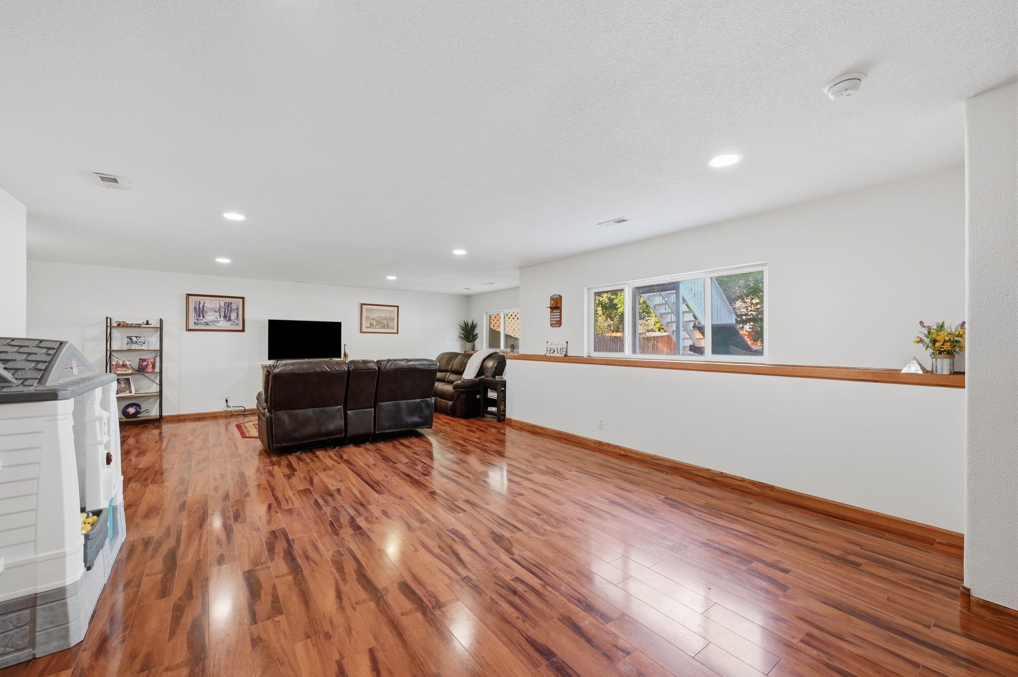 2419 S Westgate Property Photo 21