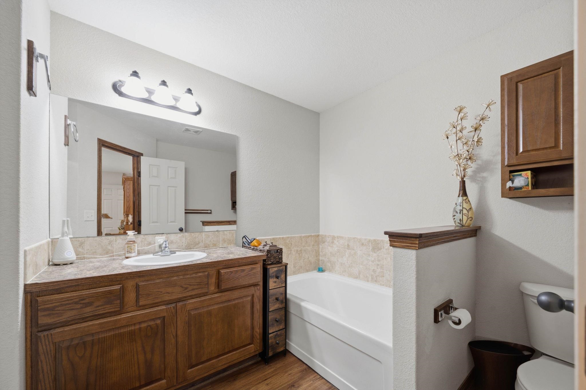 2410 S Fieldcrest Cir Property Photo 15
