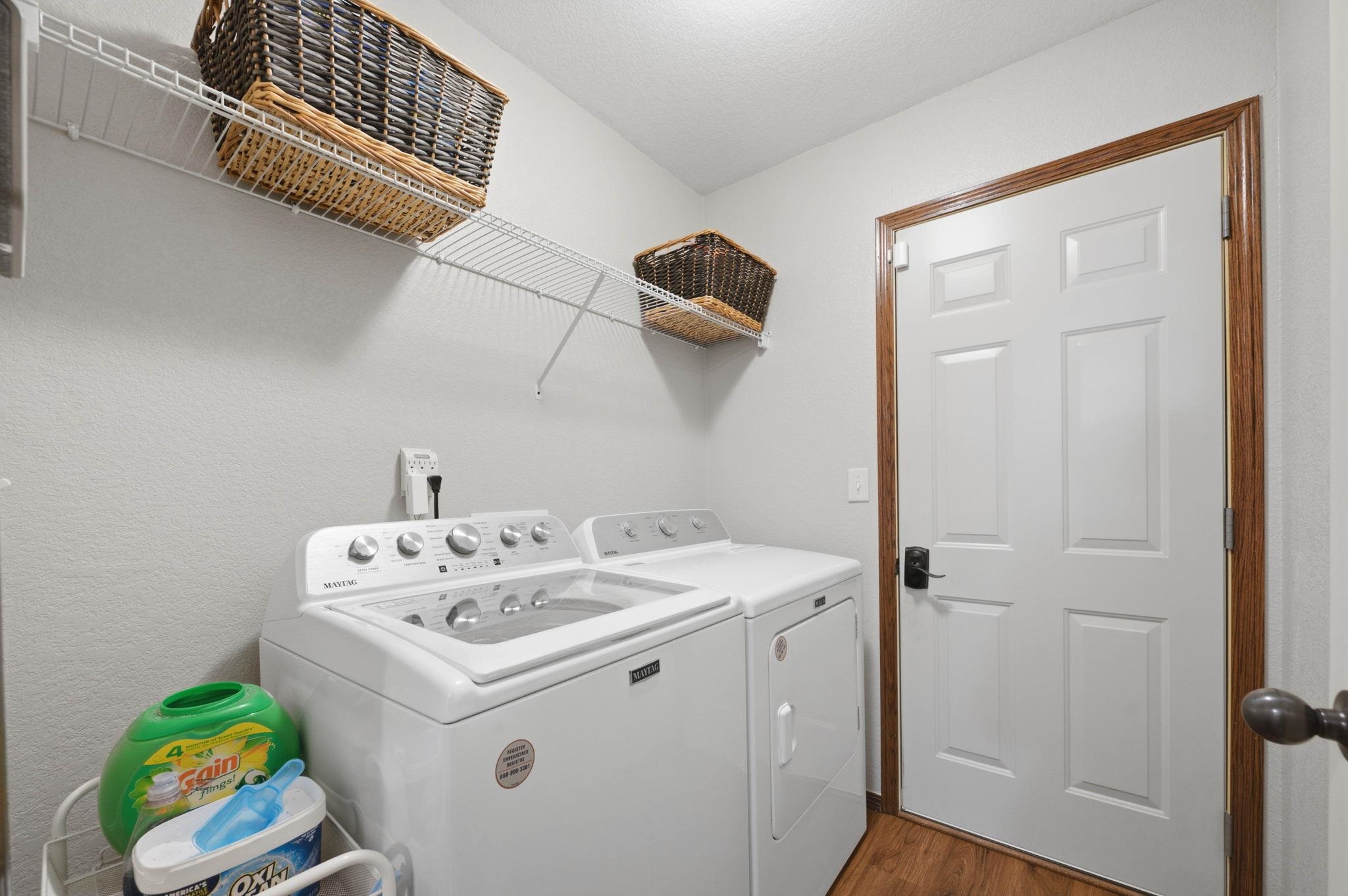 2410 S Fieldcrest Cir Property Photo 18