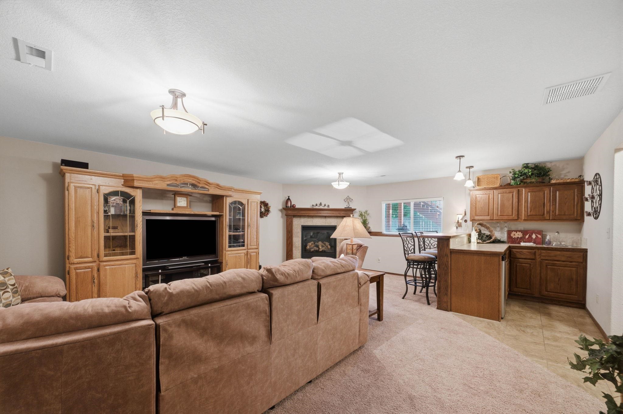 2410 S Fieldcrest Cir Property Photo 21