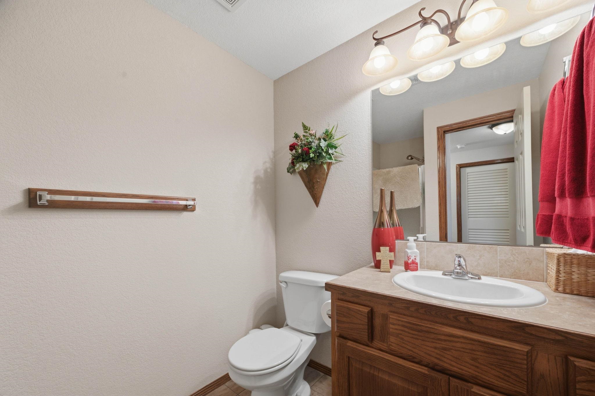 2410 S Fieldcrest Cir Property Photo 24