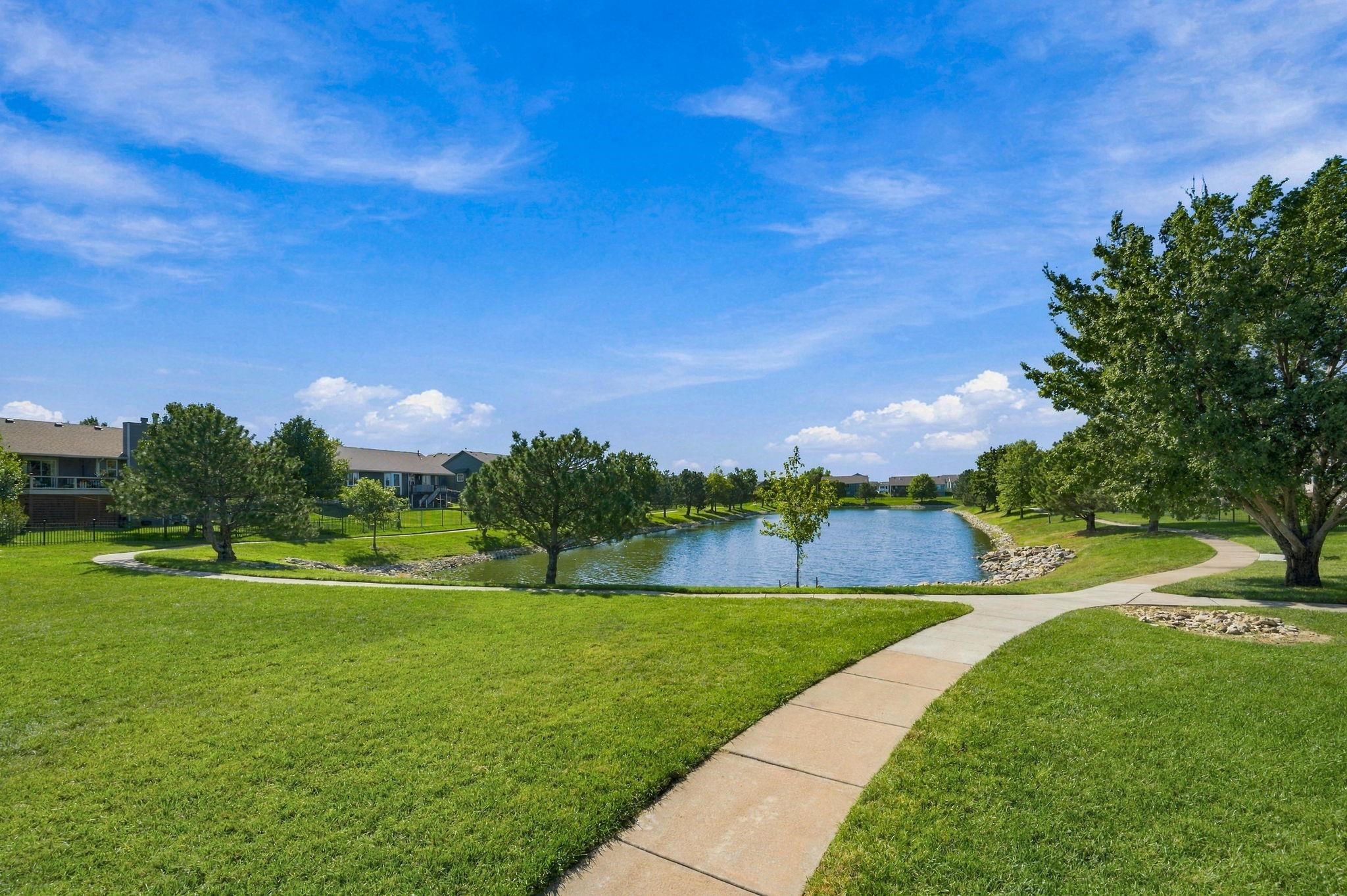 2410 S Fieldcrest Cir Property Photo 34